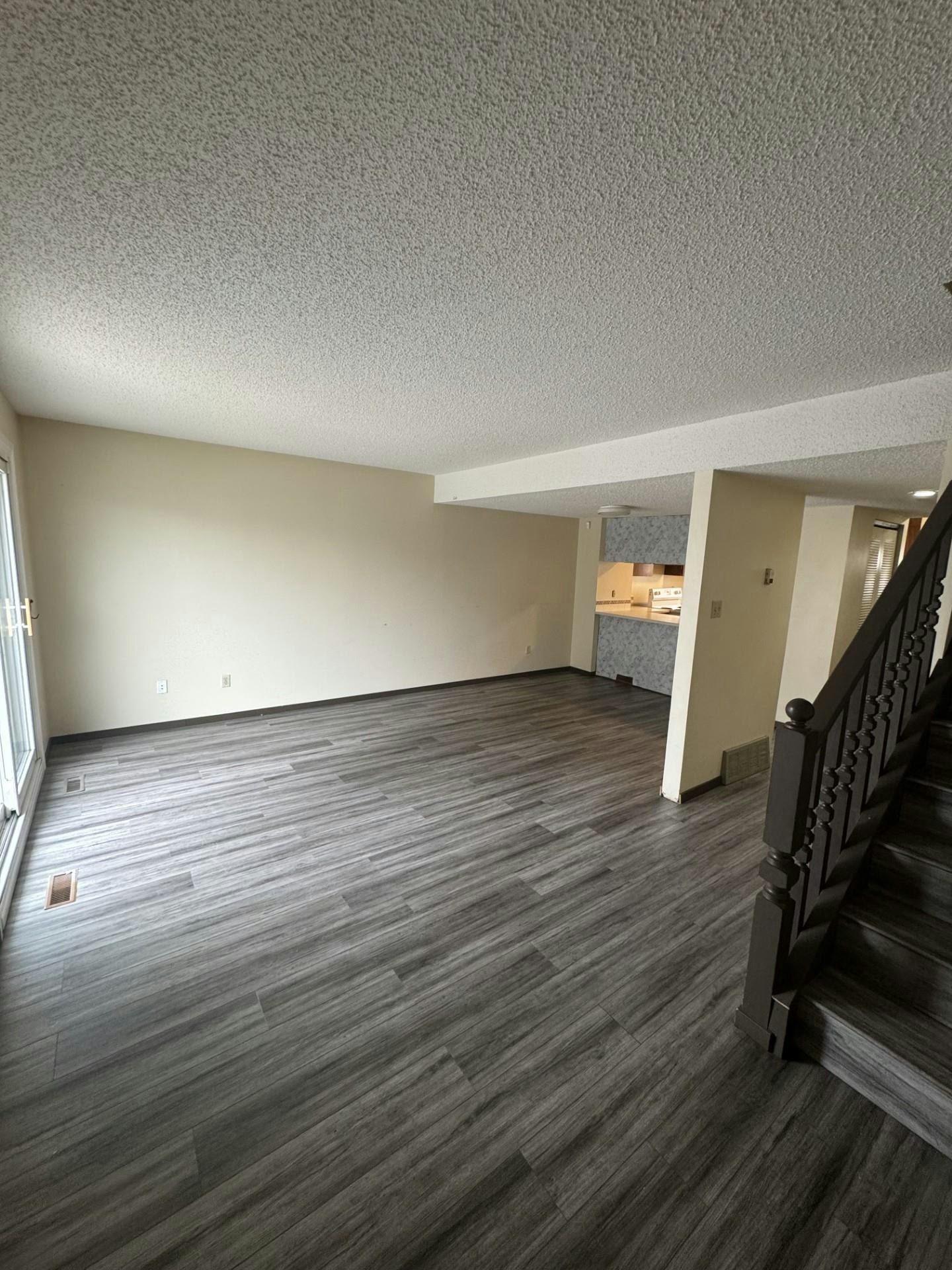 16557-100  Street, Edmonton, AB, T5X 5H4 - 3