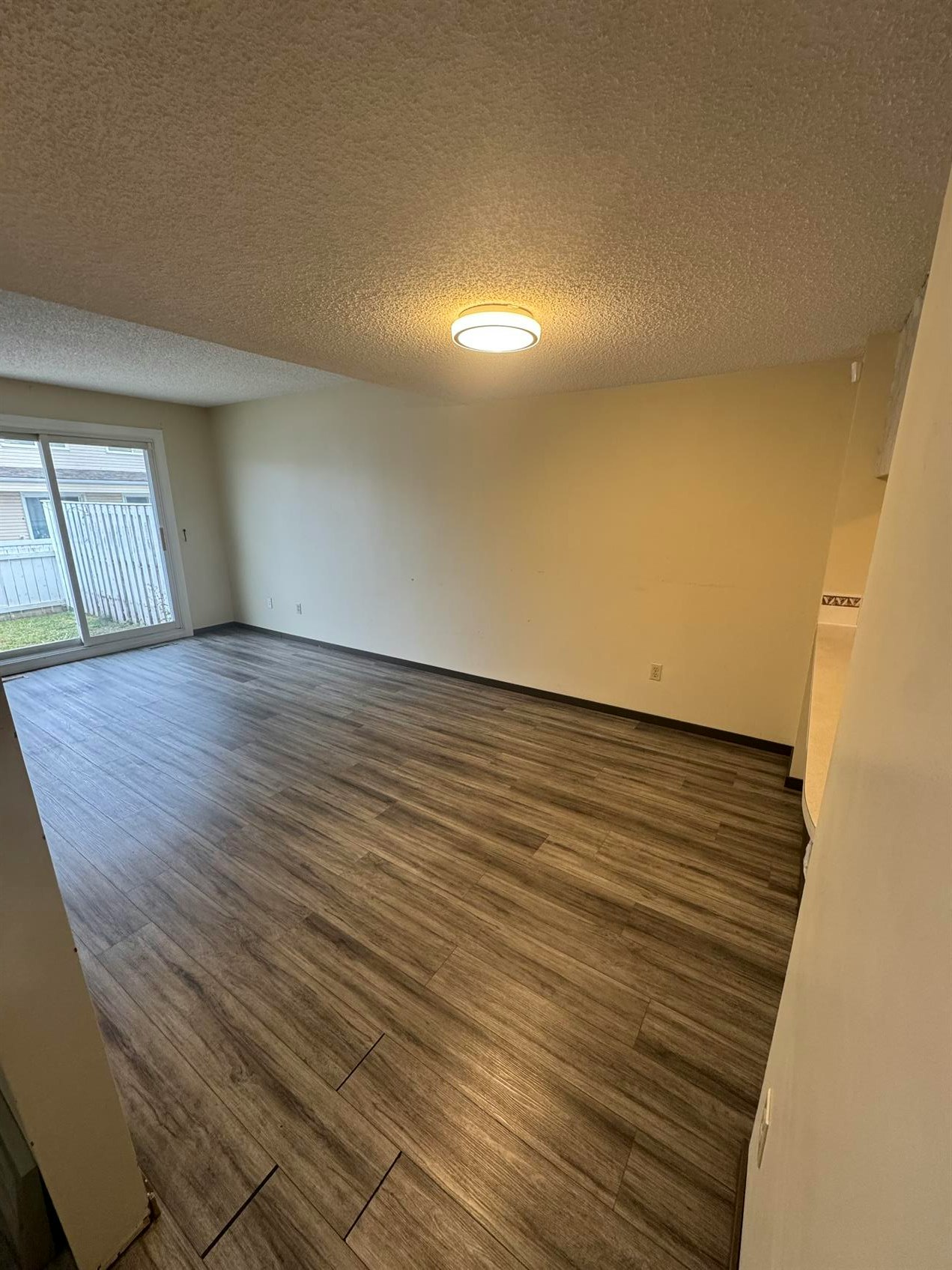 16557-100  Street, Edmonton, AB, T5X 5H4 - 2