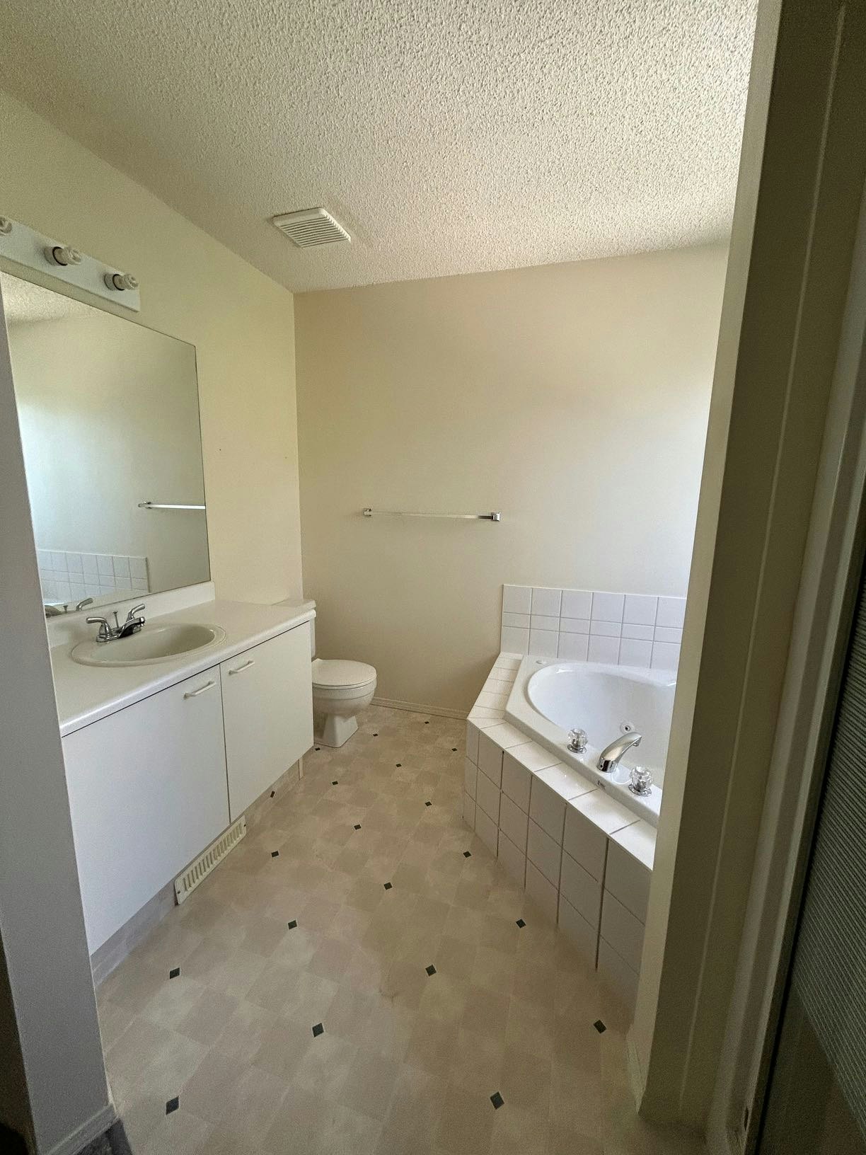 20-15215 126 Street, Edmonton, AB, T5X 5Z3 - 3