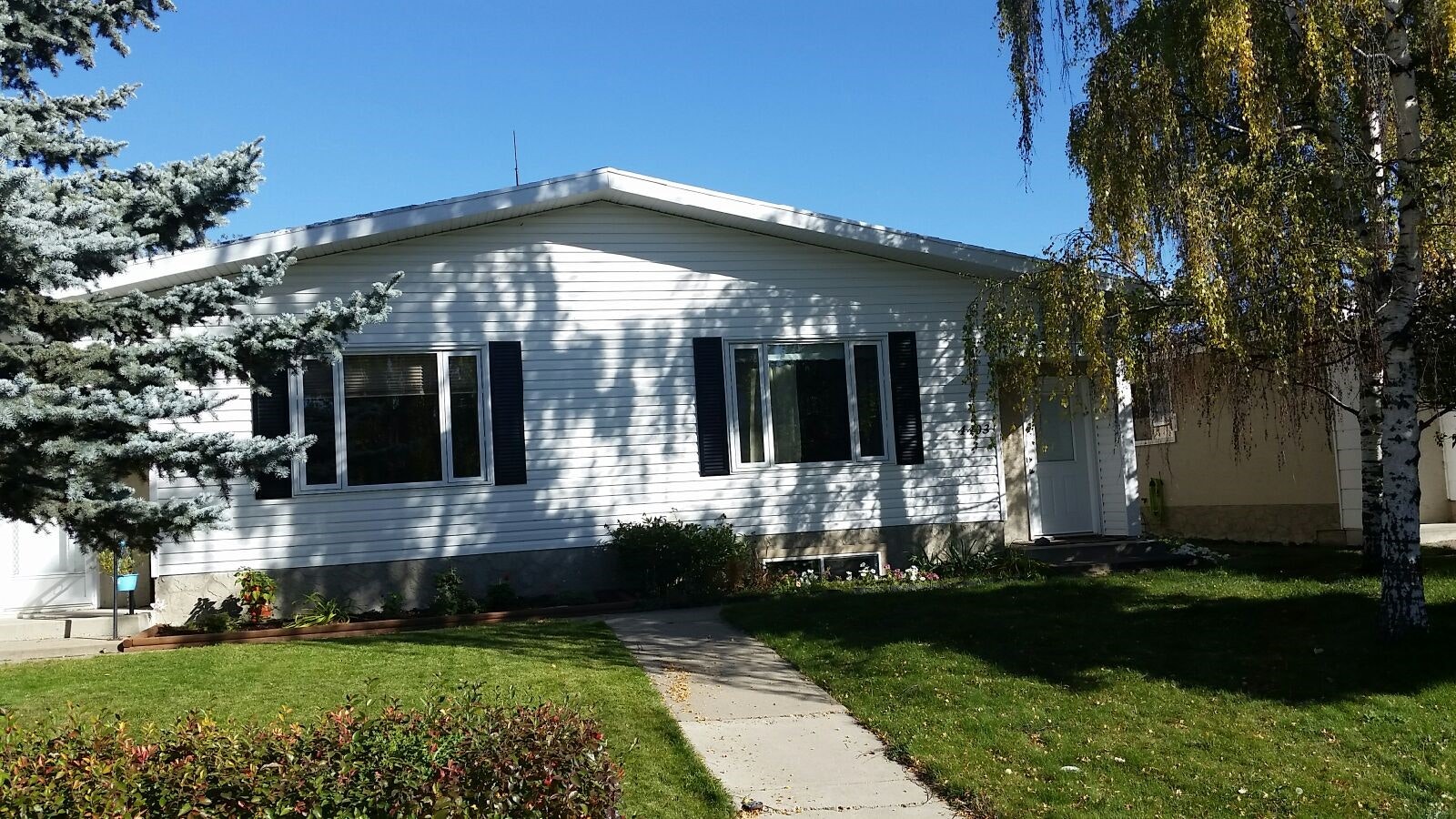 Upper-4403 55 Avenue, Olds, AB, T4H 1P2