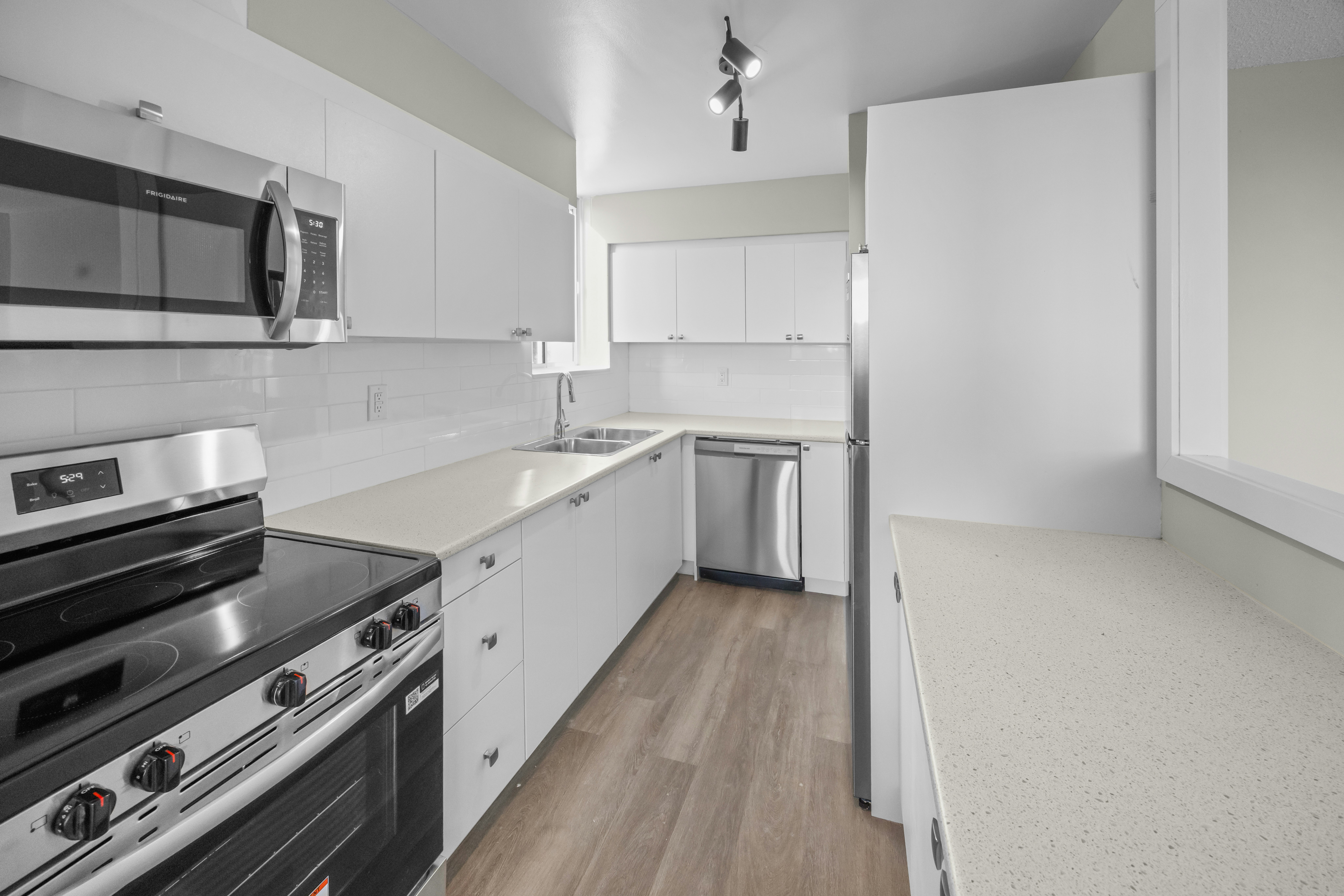 Unit D (New)-210 Steeles Avenue West, Brampton, ON, L6Y 2K3 - 3