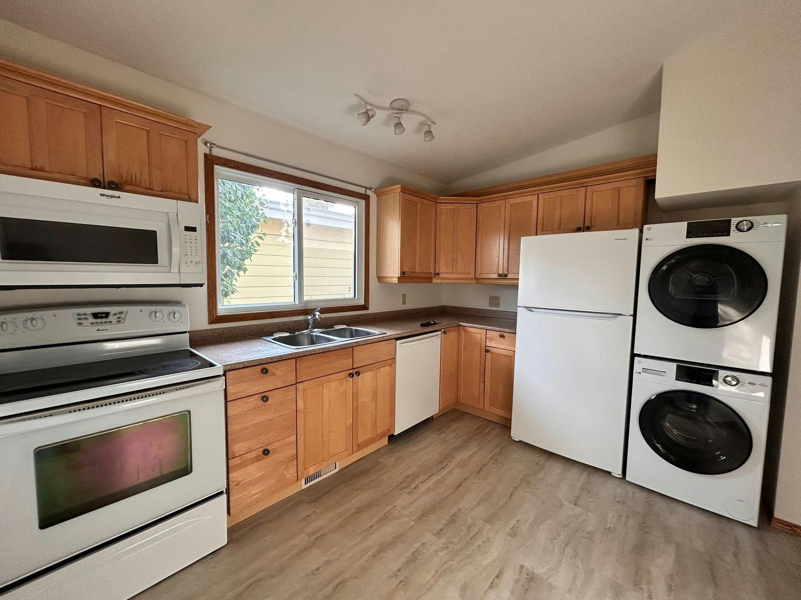 A-4530 Shannon Drive, Olds, AB, T4H 1C1 - 3