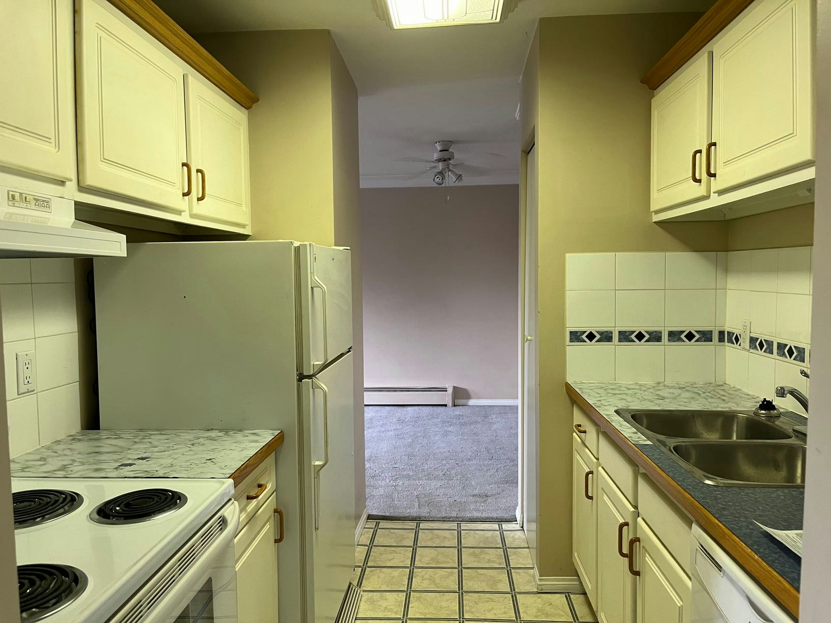 206-5519 Kerrywood Drive, Red Deer, AB, T4N 4X3 - 2