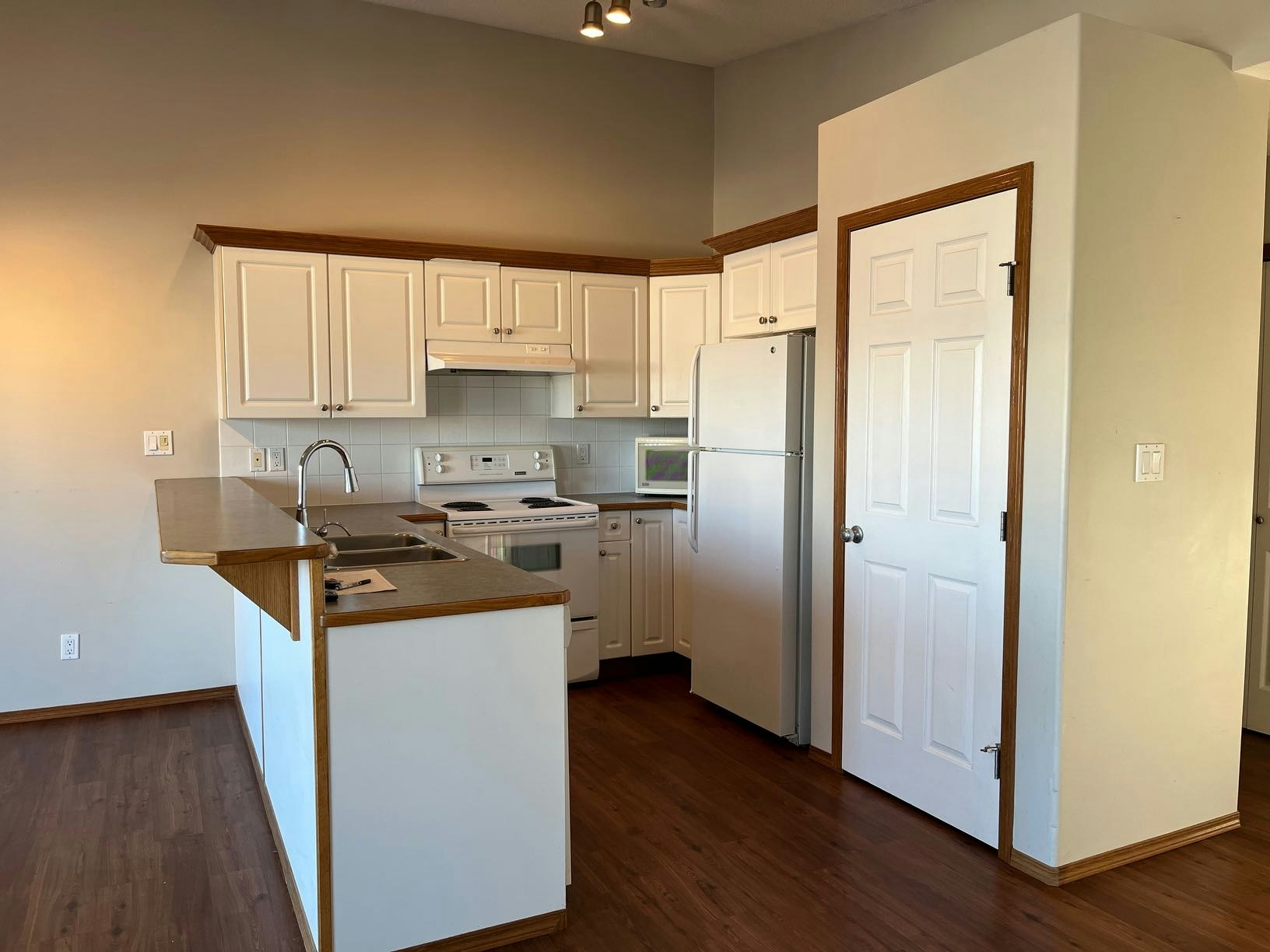 12-12 Avery Street, Red Deer, AB, T4R 2V5 - 2