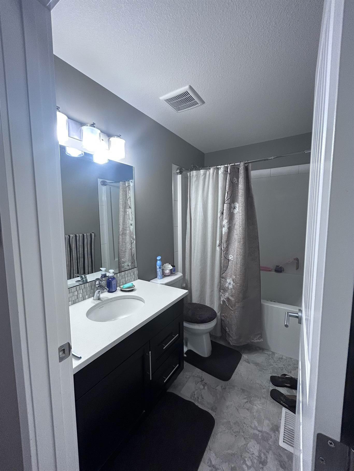 17-17 Valmont Street, Blackfalds, AB, T0M 0J0 - 4