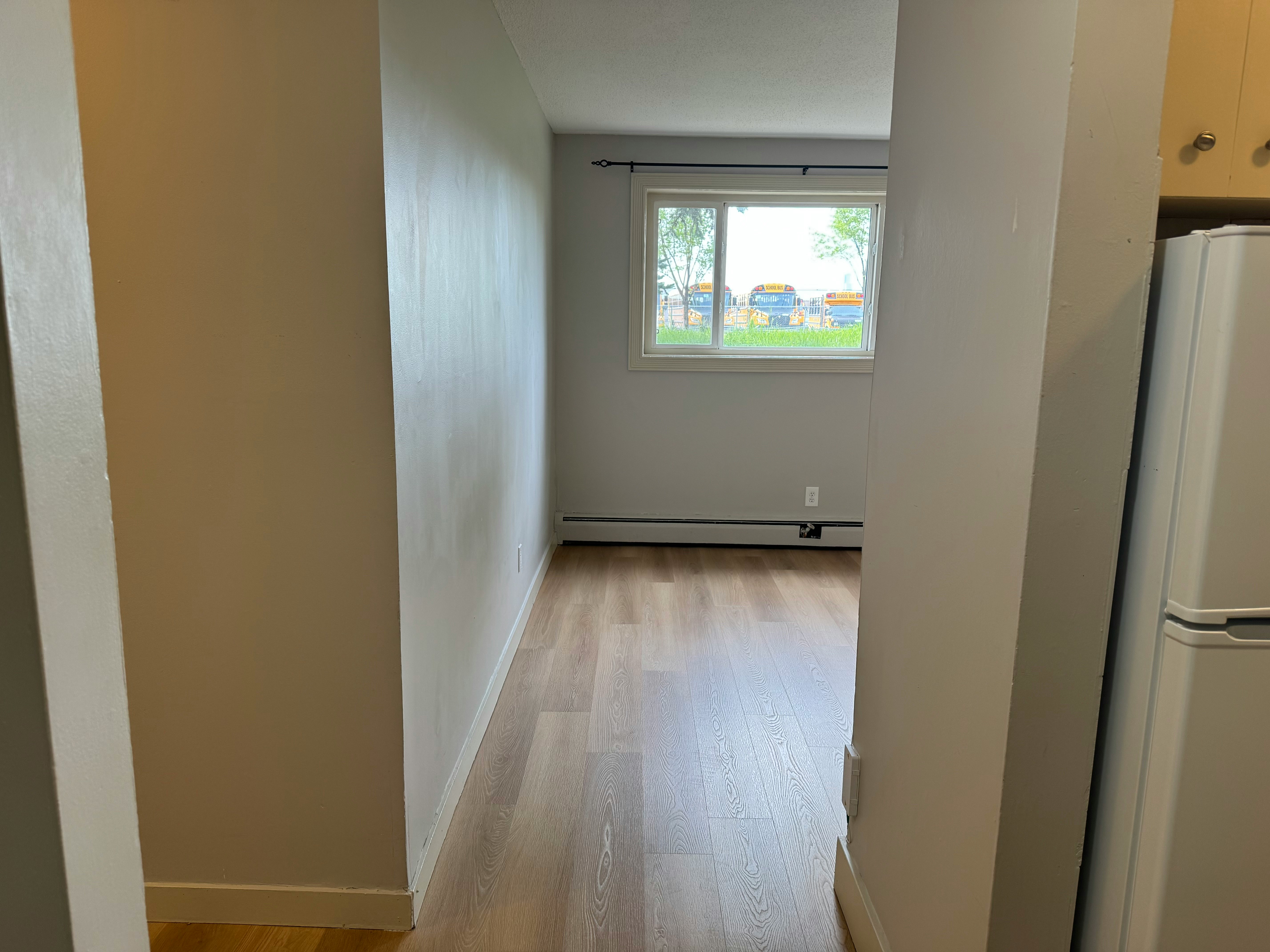 204-9108 127 Avenue NW, Edmonton, AB, T5E 0B1 - 9