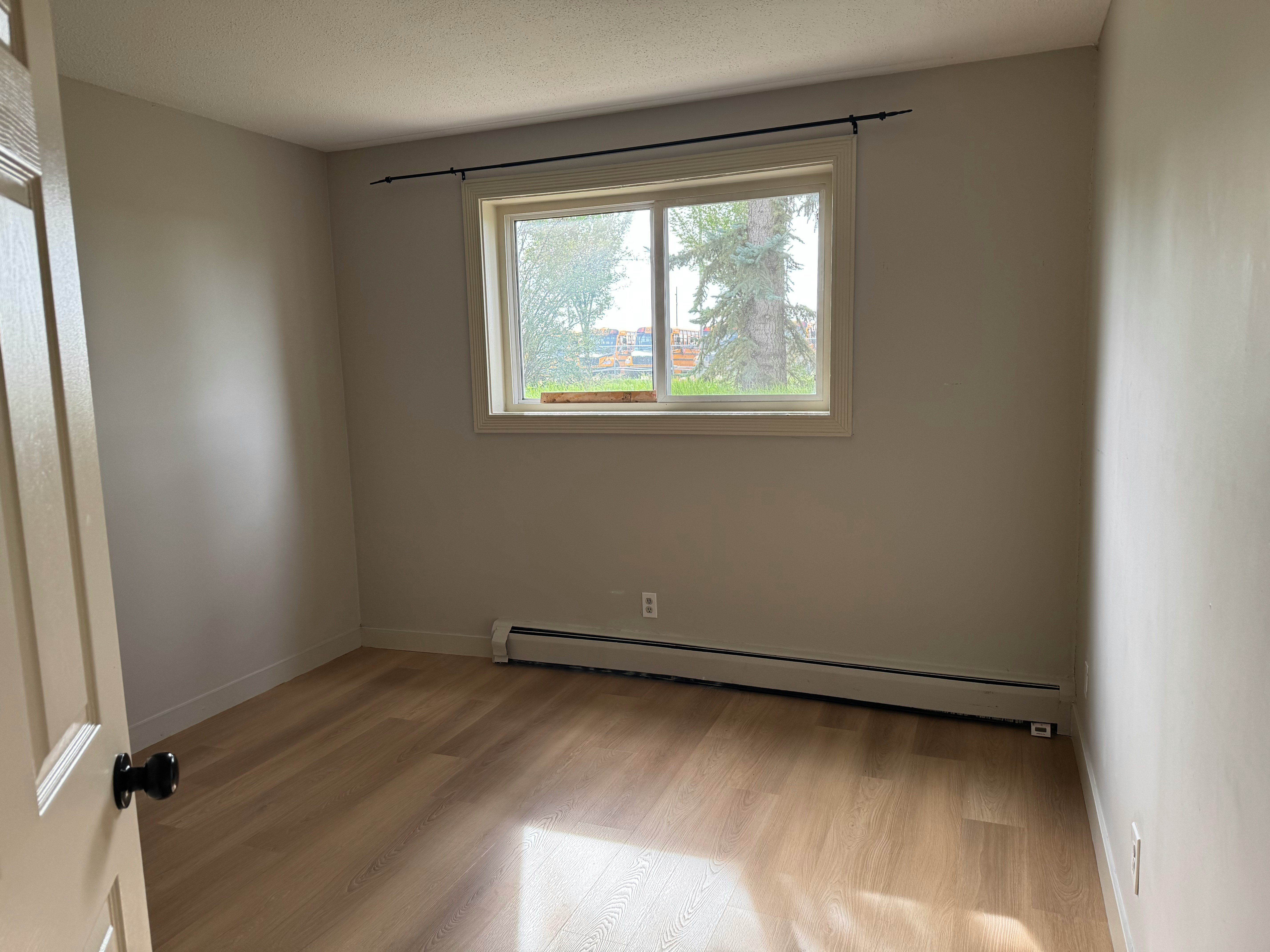 204-9108 127 Avenue NW, Edmonton, AB, T5E 0B1 - 6
