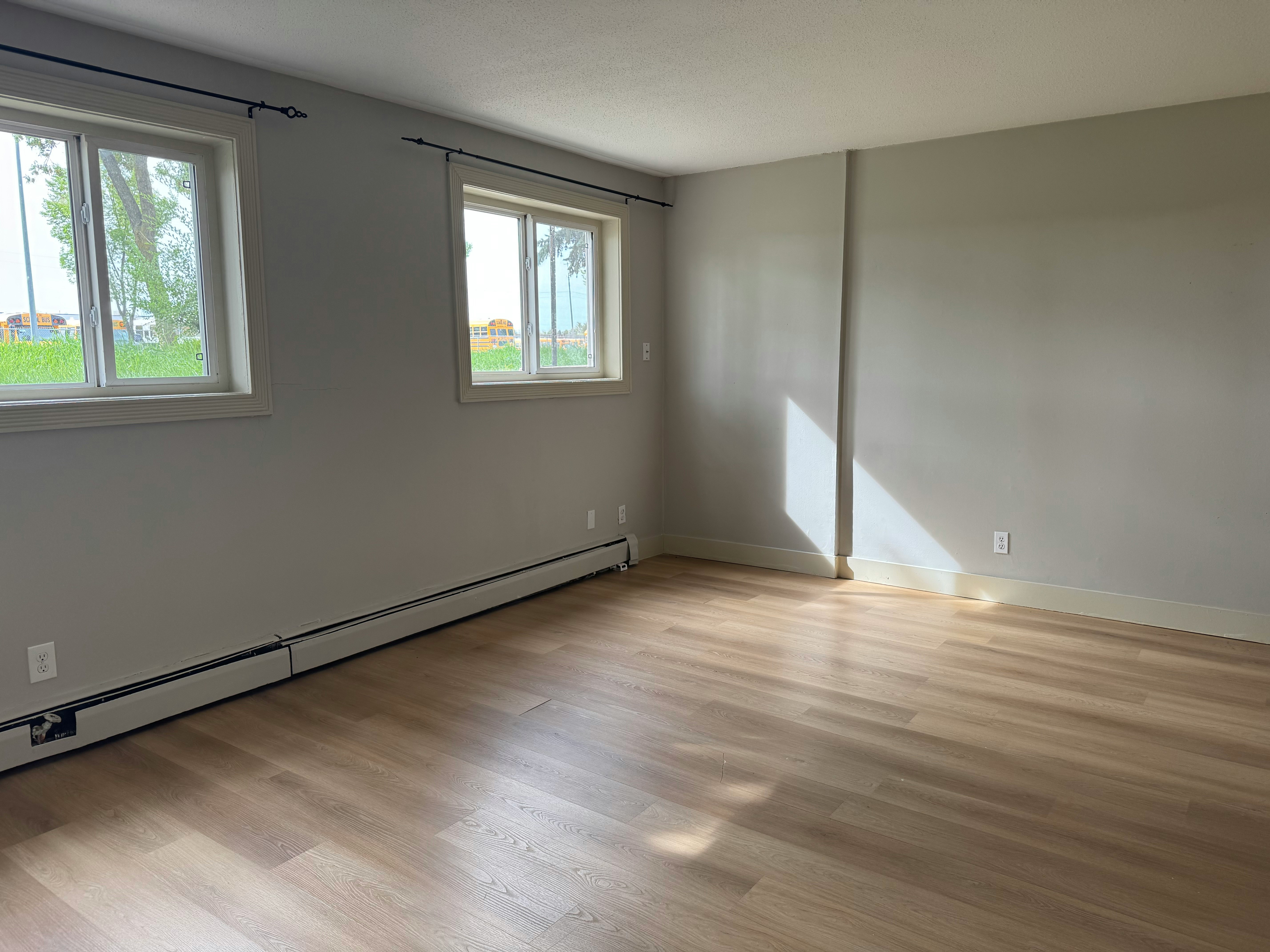 204-9108 127 Avenue NW, Edmonton, AB, T5E 0B1 - 10