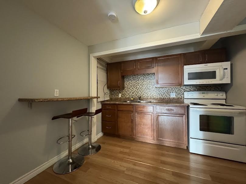 Lower-22 Dyer Court, Cambridge, ON, N3C 4B8 - 4