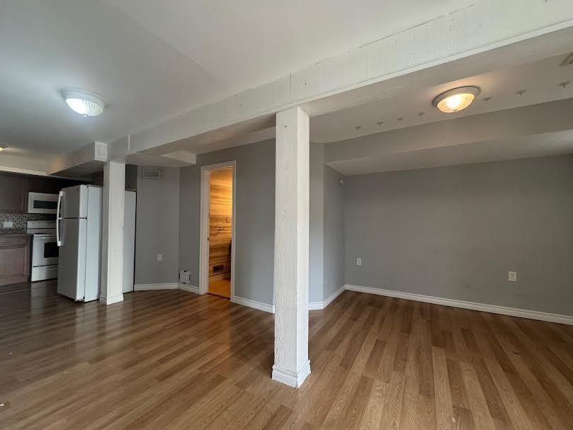 Lower-22 Dyer Court, Cambridge, ON, N3C 4B8 - 3