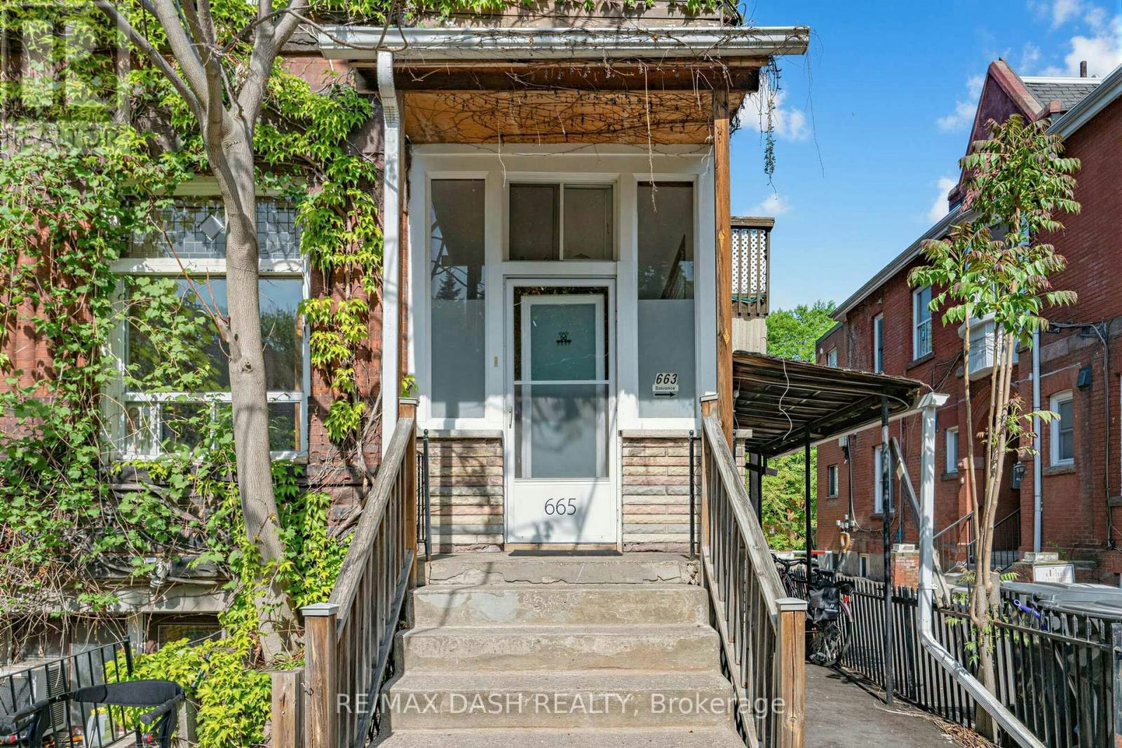 1-665 Huron, Toronto, ON, M5R 2R8 - 3