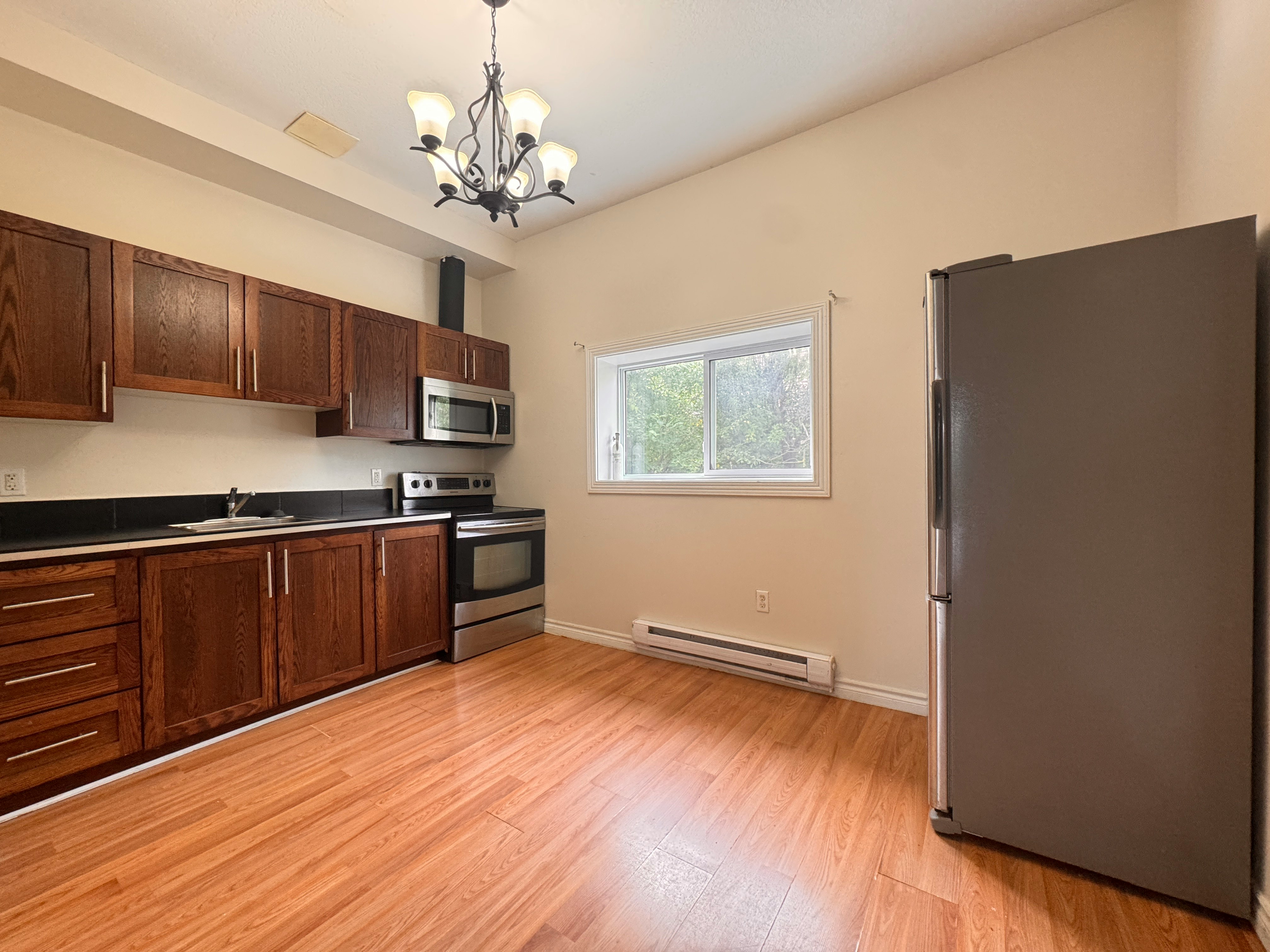3-159 Church Street, Kitchener, ON, N2G 2S5 - 2