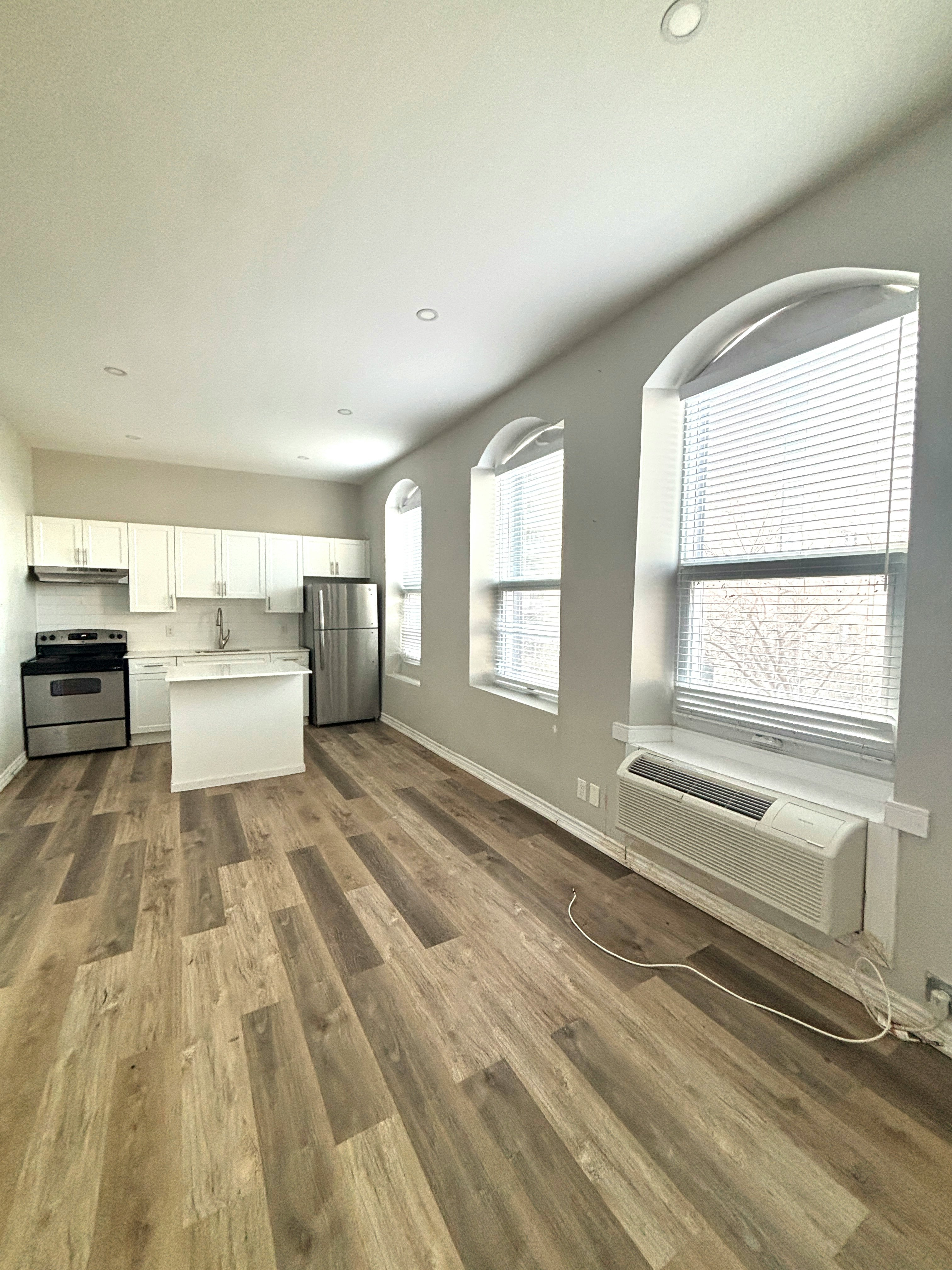 204-178 Front Street North, Sarnia, ON, N7T 5S3 - 6