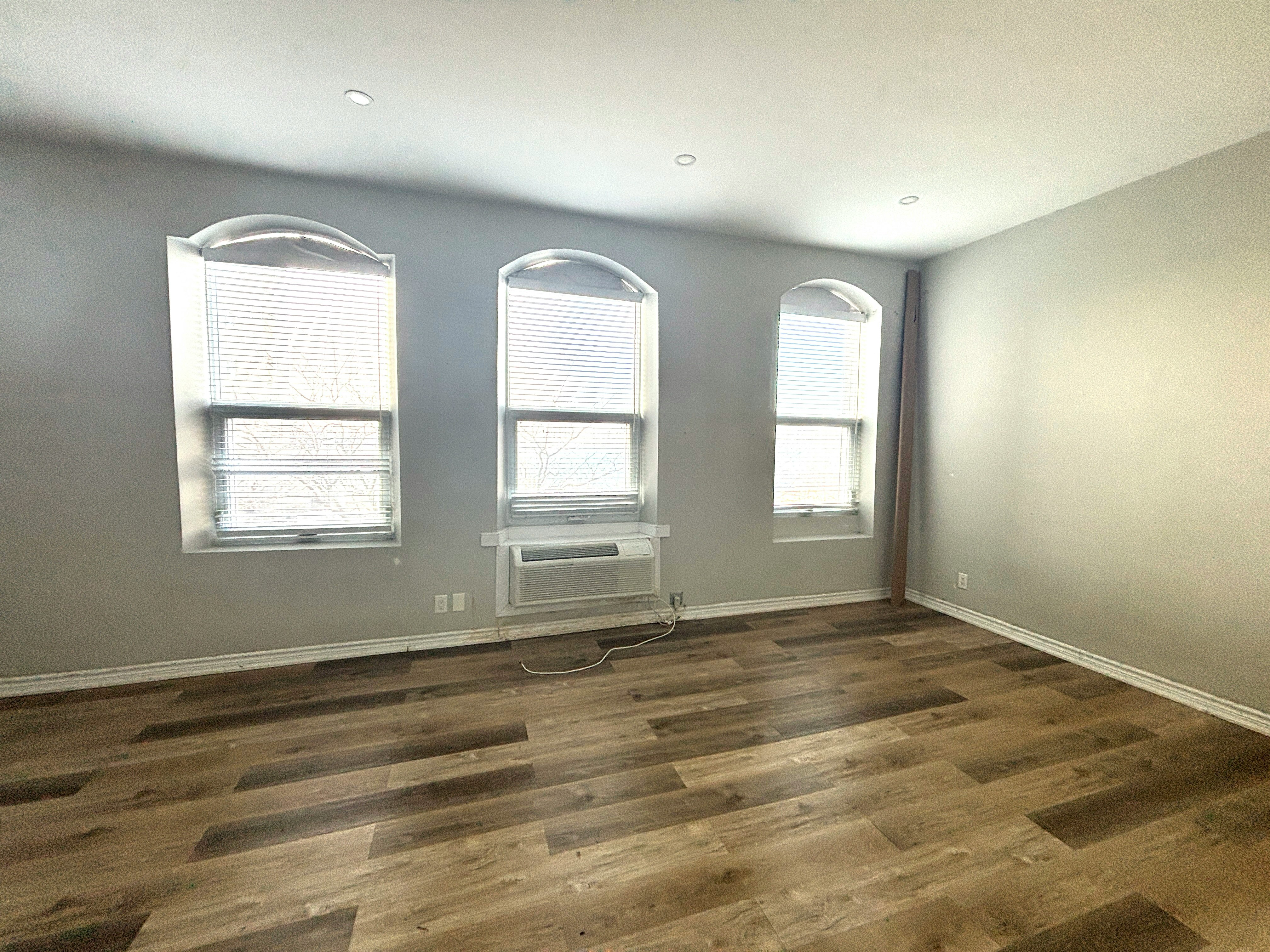 204-178 Front Street North, Sarnia, ON, N7T 5S3 - 5