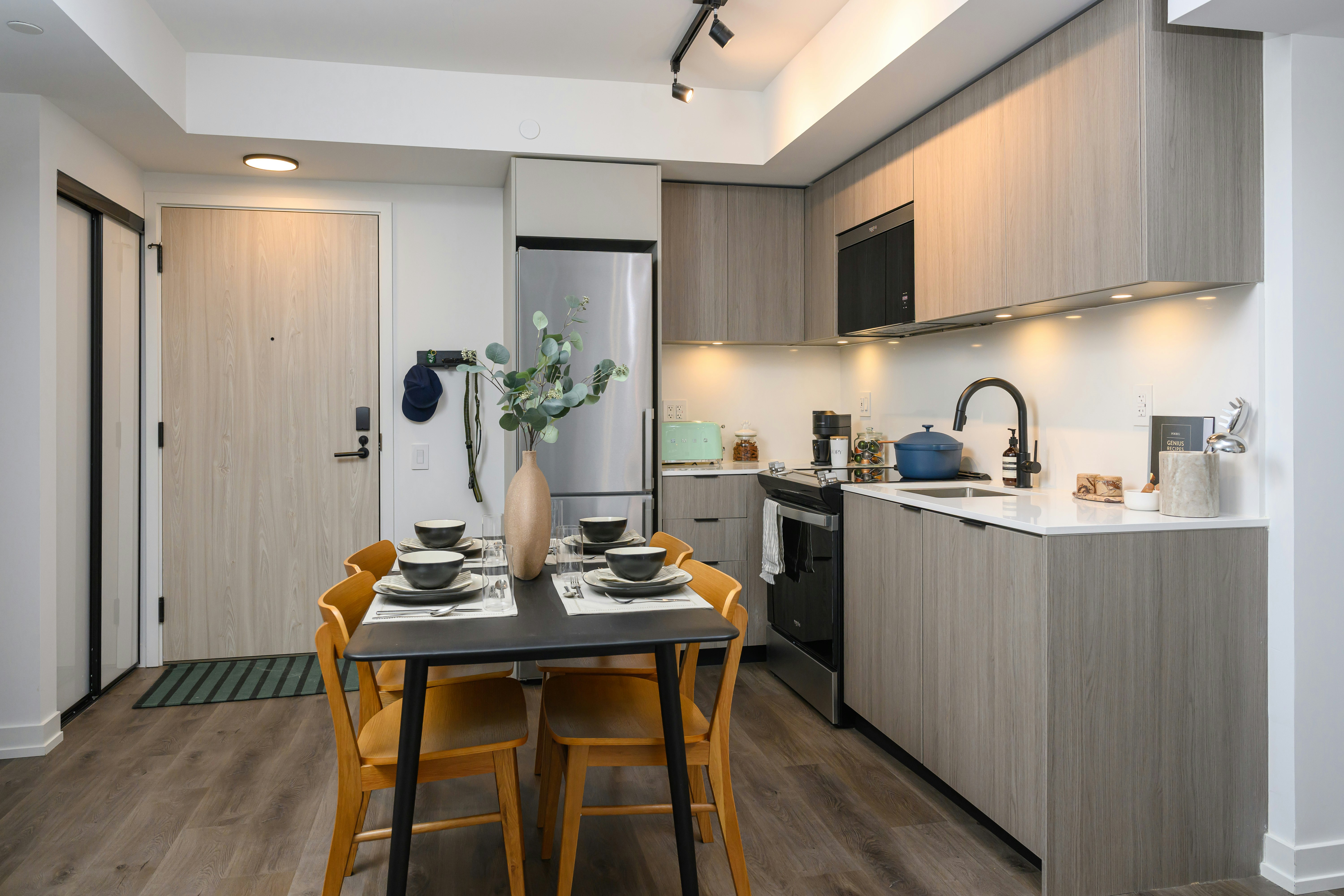 1 Bedroom + Den-73 Broadway Avenue, Toronto, ON, M4P 0G3 - 6