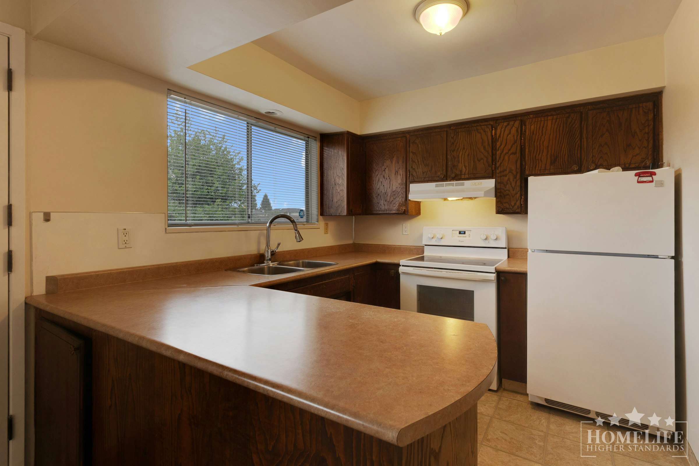 Duplex-1060 Fell Avenue, Burnaby, BC, V5B 3Y6 - 7