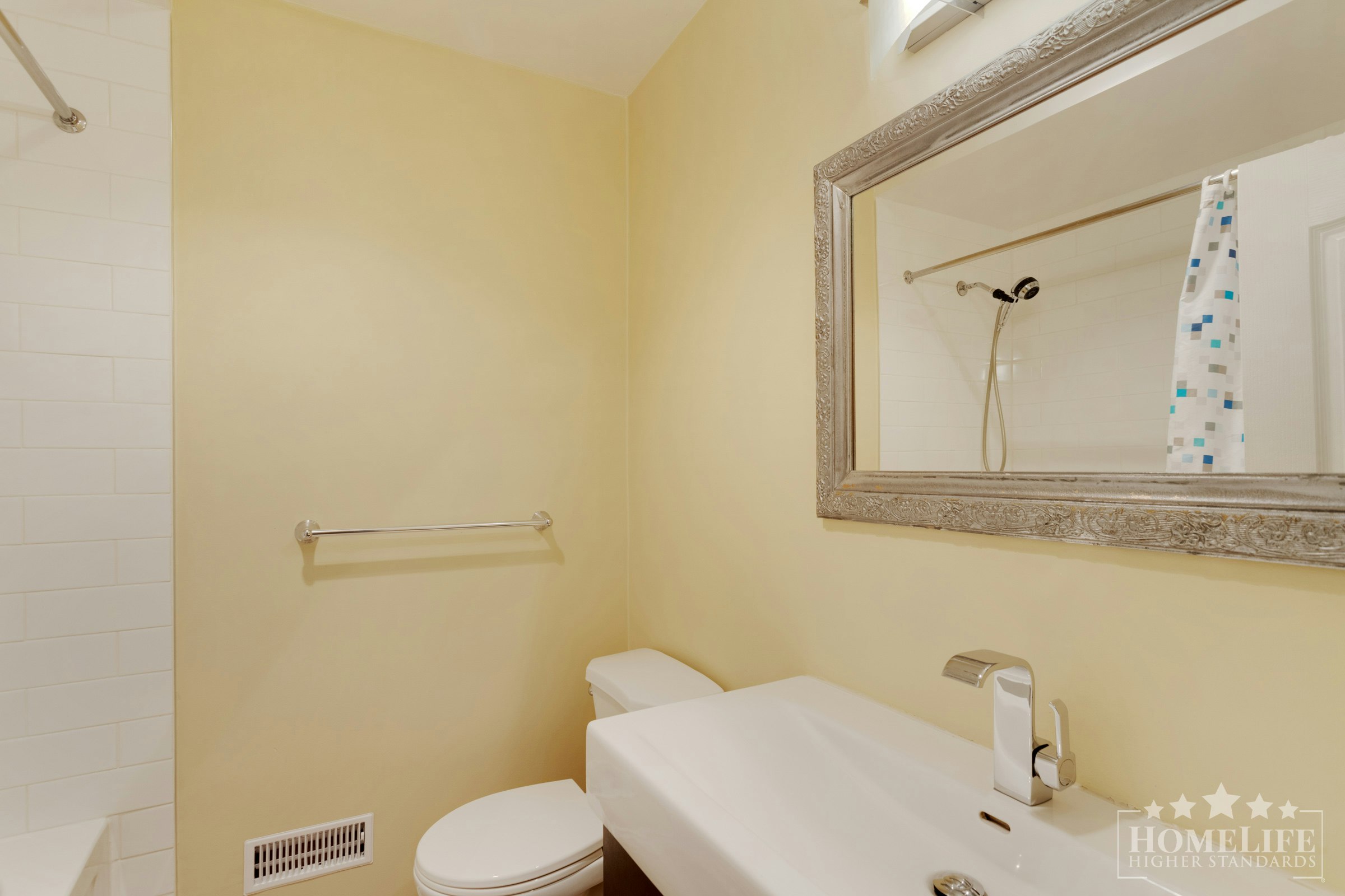 Duplex-1060 Fell Avenue, Burnaby, BC, V5B 3Y6 - 18