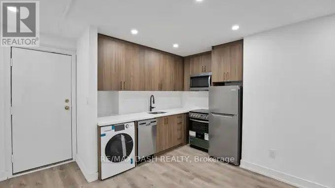 30-917 St Clair, Toronto, ON, M6C 1C7 - 17