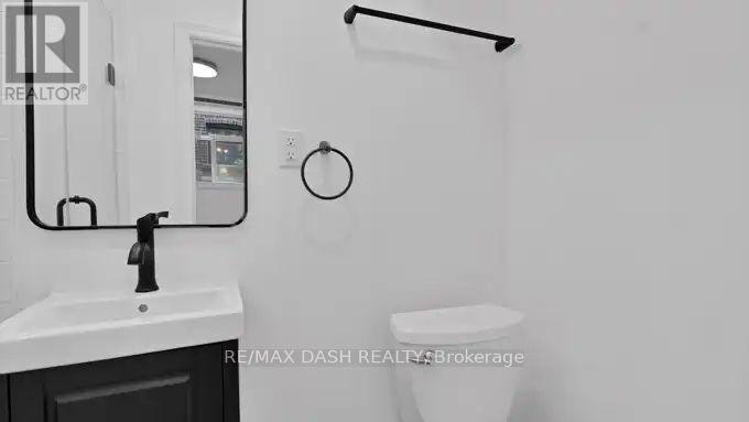 30-917 St Clair, Toronto, ON, M6C 1C7 - 30