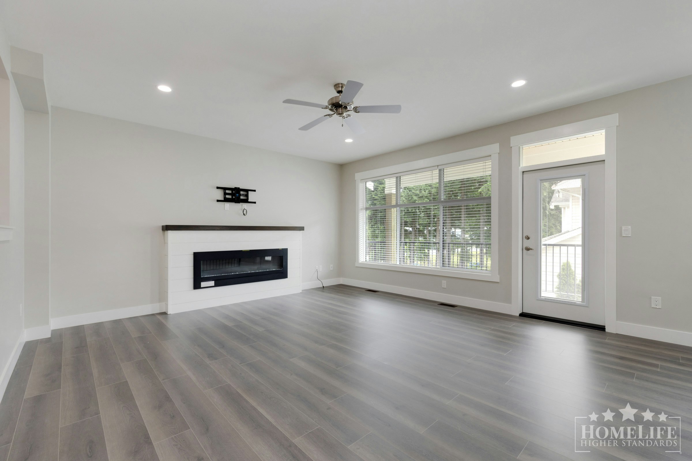 4-386 Pine Avenue, Harrison Hot Springs, BC, V0M 1K0 - 2