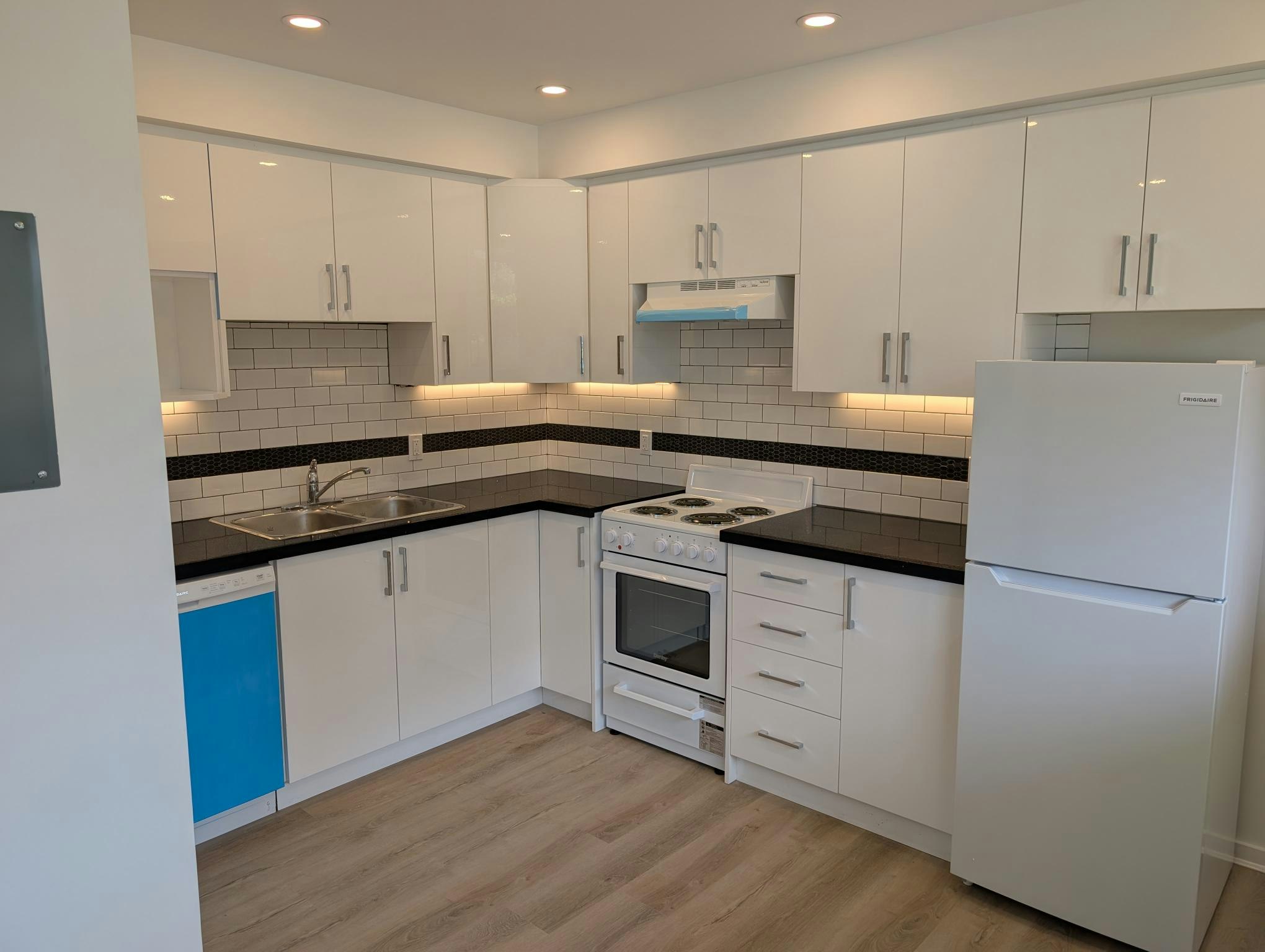 1-10 Elvaston Drive, Toronto, ON, M4A 1M9 - 2