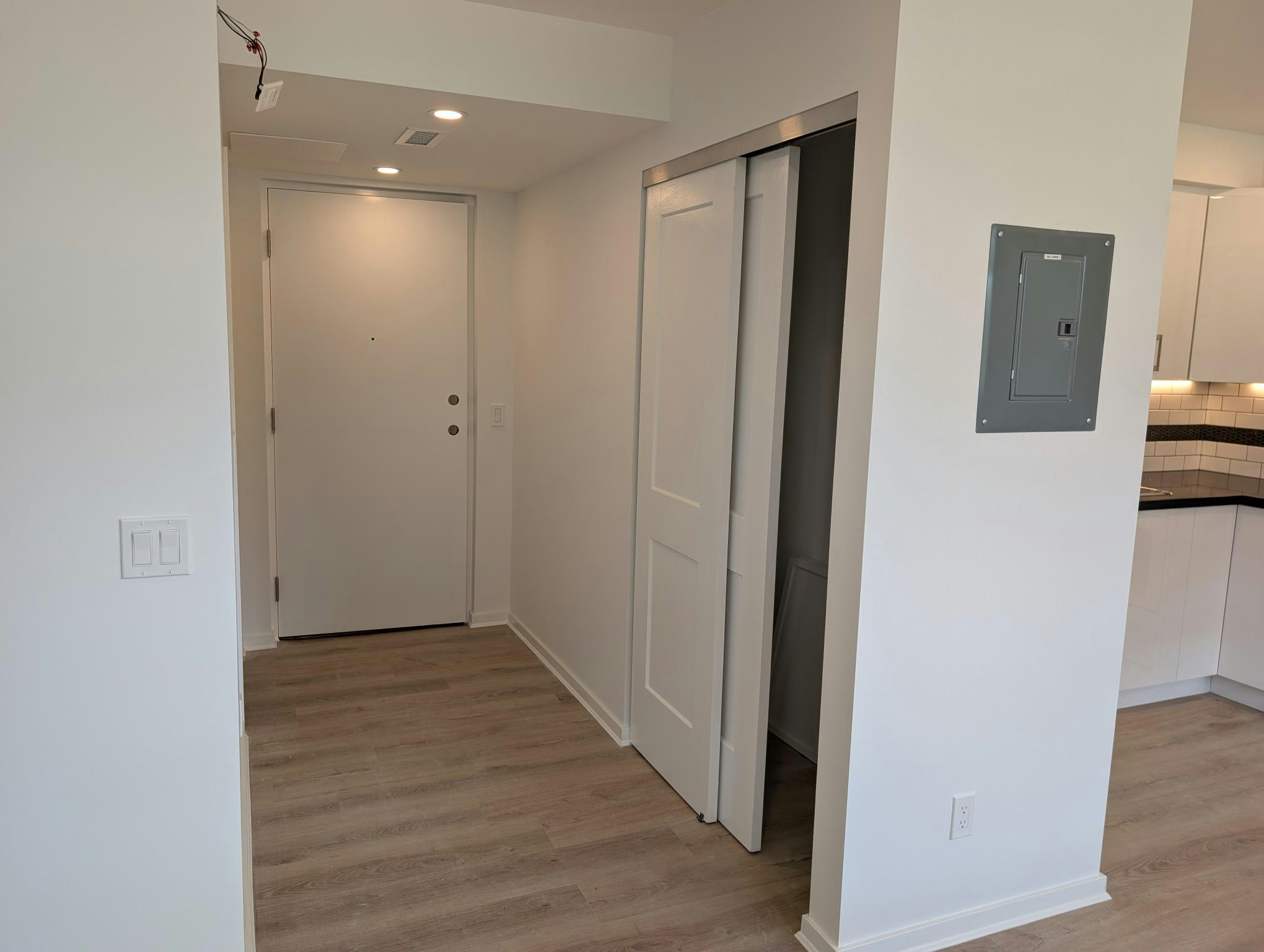 1-10 Elvaston Drive, Toronto, ON, M4A 1M9 - 4