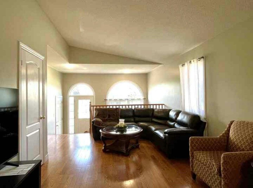 23 Loon Avenue, Barrie, ON, L4N 8W6 - 2