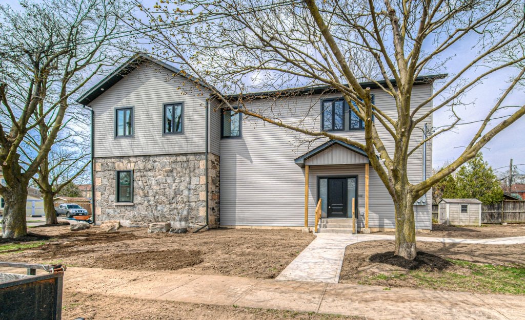 1-1 Bond Street, Cambridge, ON, N1R 4B2