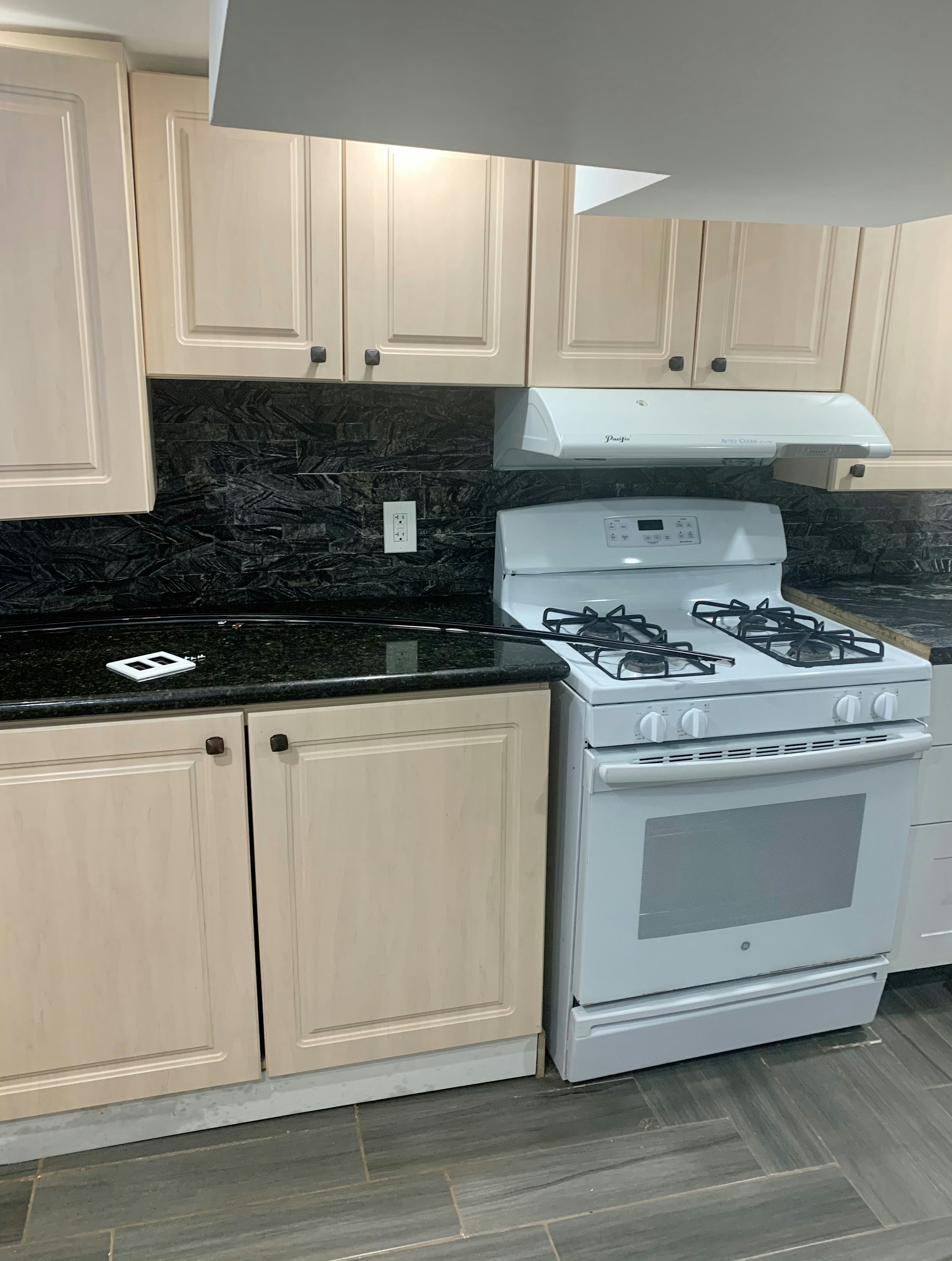 39 Rowntree Avenue, Toronto, ON, M6N 1R6