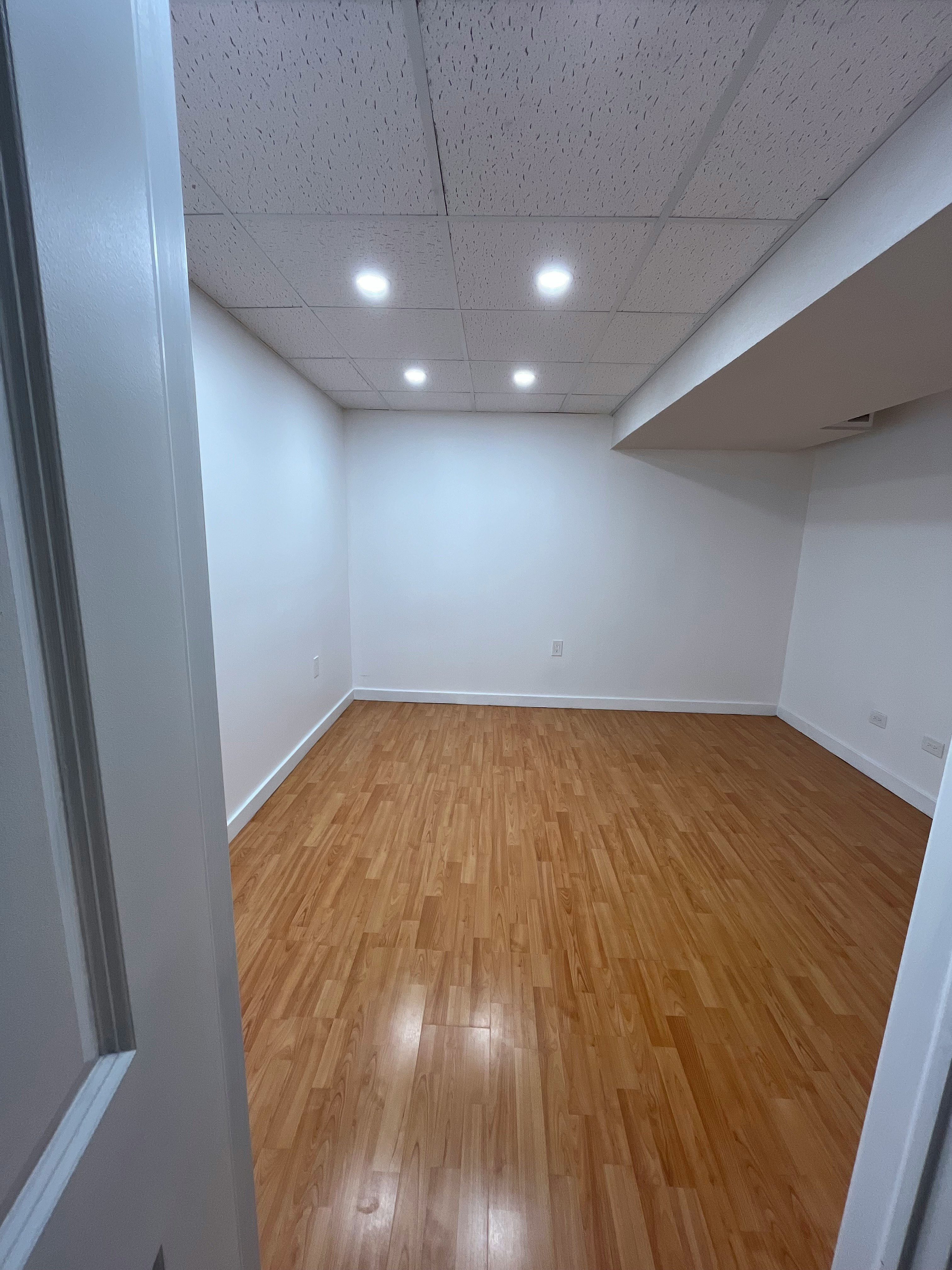 Basement Apartment-106 Blackthorn Drive, Vaughan, ON, L6A 3N3 - 6