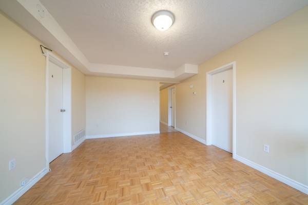 D-331 Spruce Street, Waterloo, ON, N2L 3M6 - 2