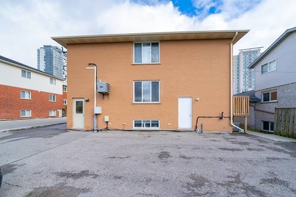 D-331 Spruce Street, Waterloo, ON, N2L 3M6 - 23