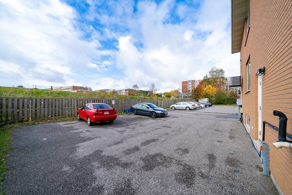 D-331 Spruce Street, Waterloo, ON, N2L 3M6 - 24