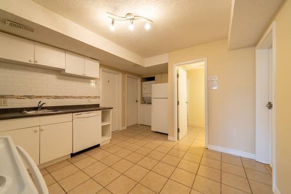 D-331 Spruce Street, Waterloo, ON, N2L 3M6 - 7