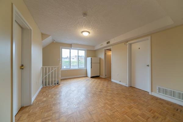 D-331 Spruce Street, Waterloo, ON, N2L 3M6 - 3
