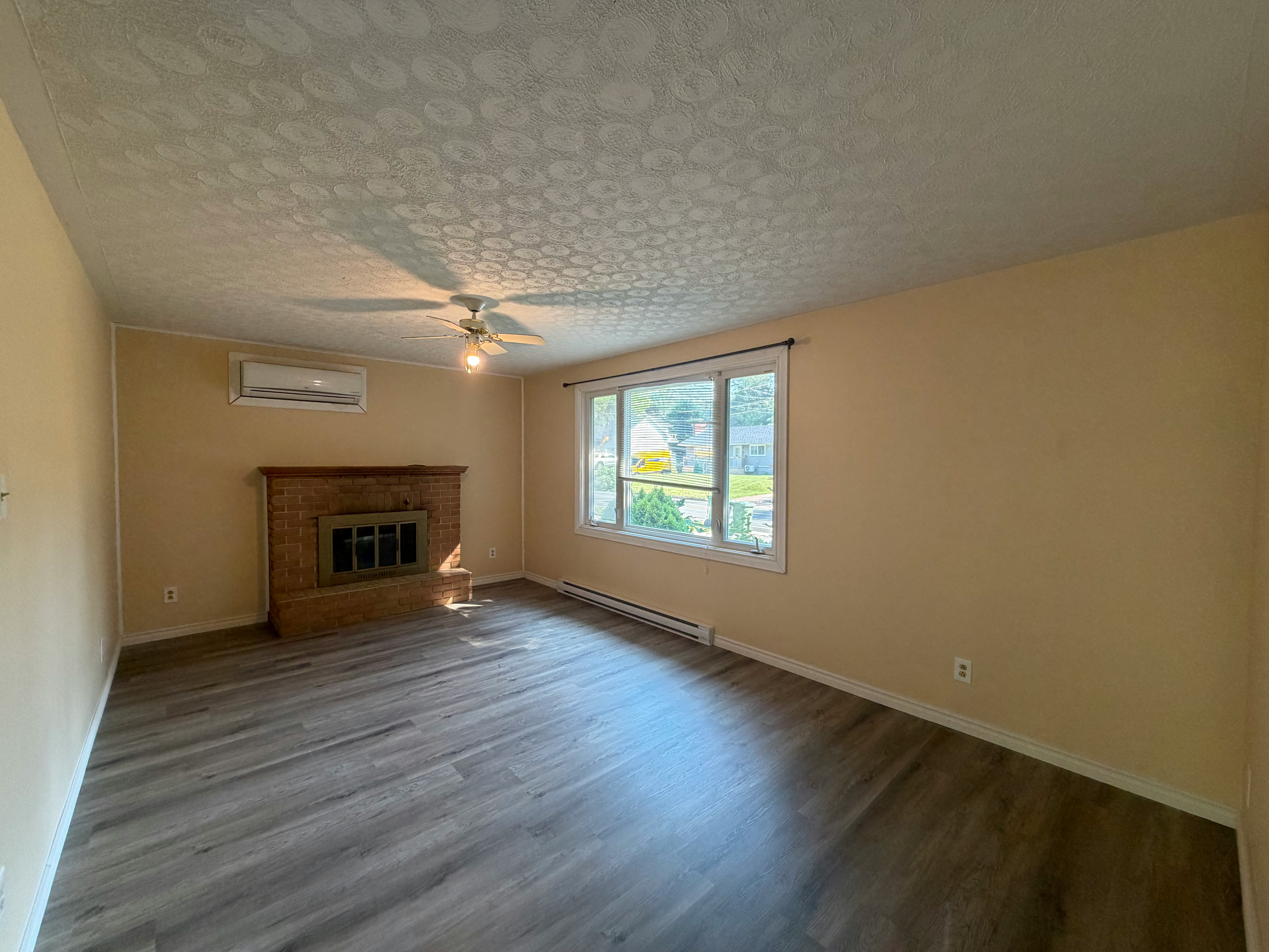 1-221 Montgomery Street, Fredericton, NB, E3B 2X2 - 2