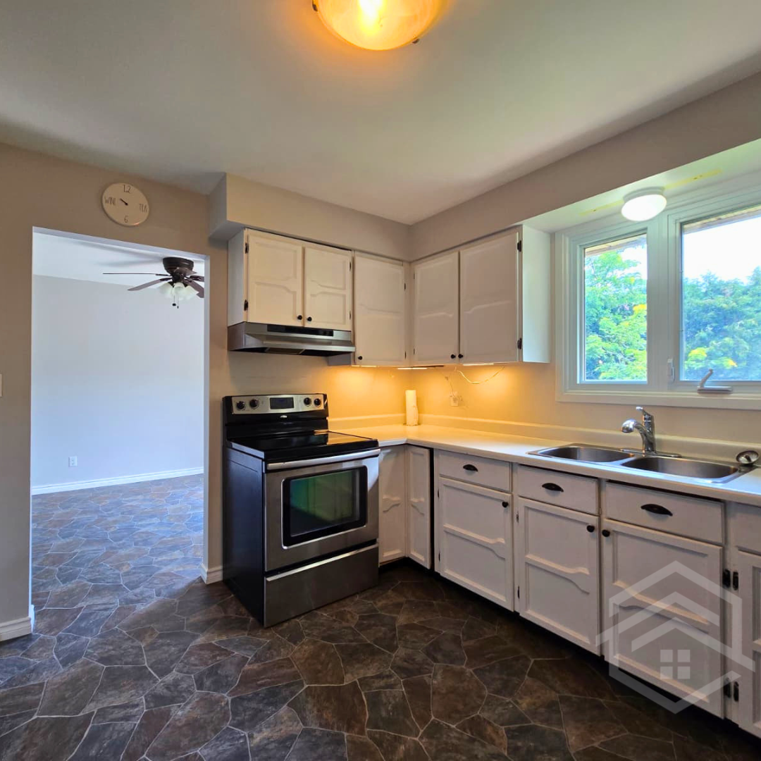 7 Clear Valley Drive, Tillsonburg, ON, N4G 4X9 - 3