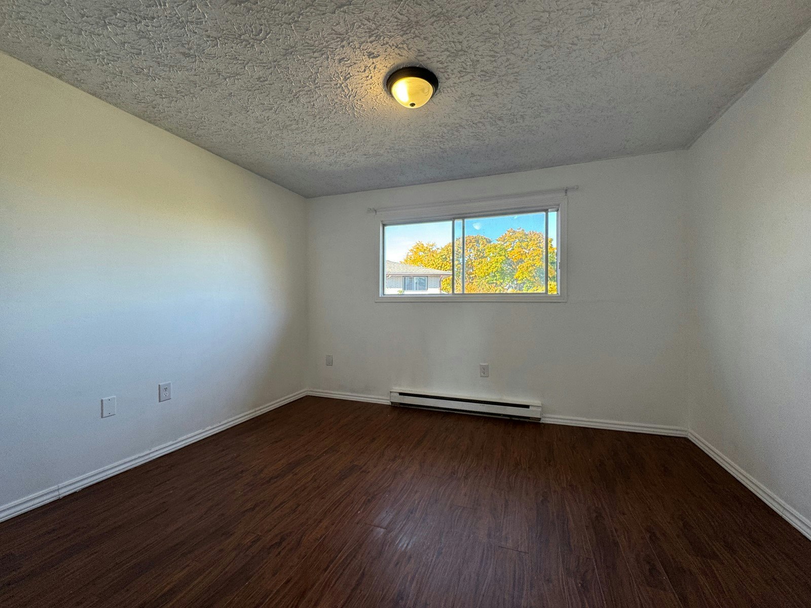 4-32 Ralgreen Crescent, Kitchener, ON, N2M 1T9 - 2