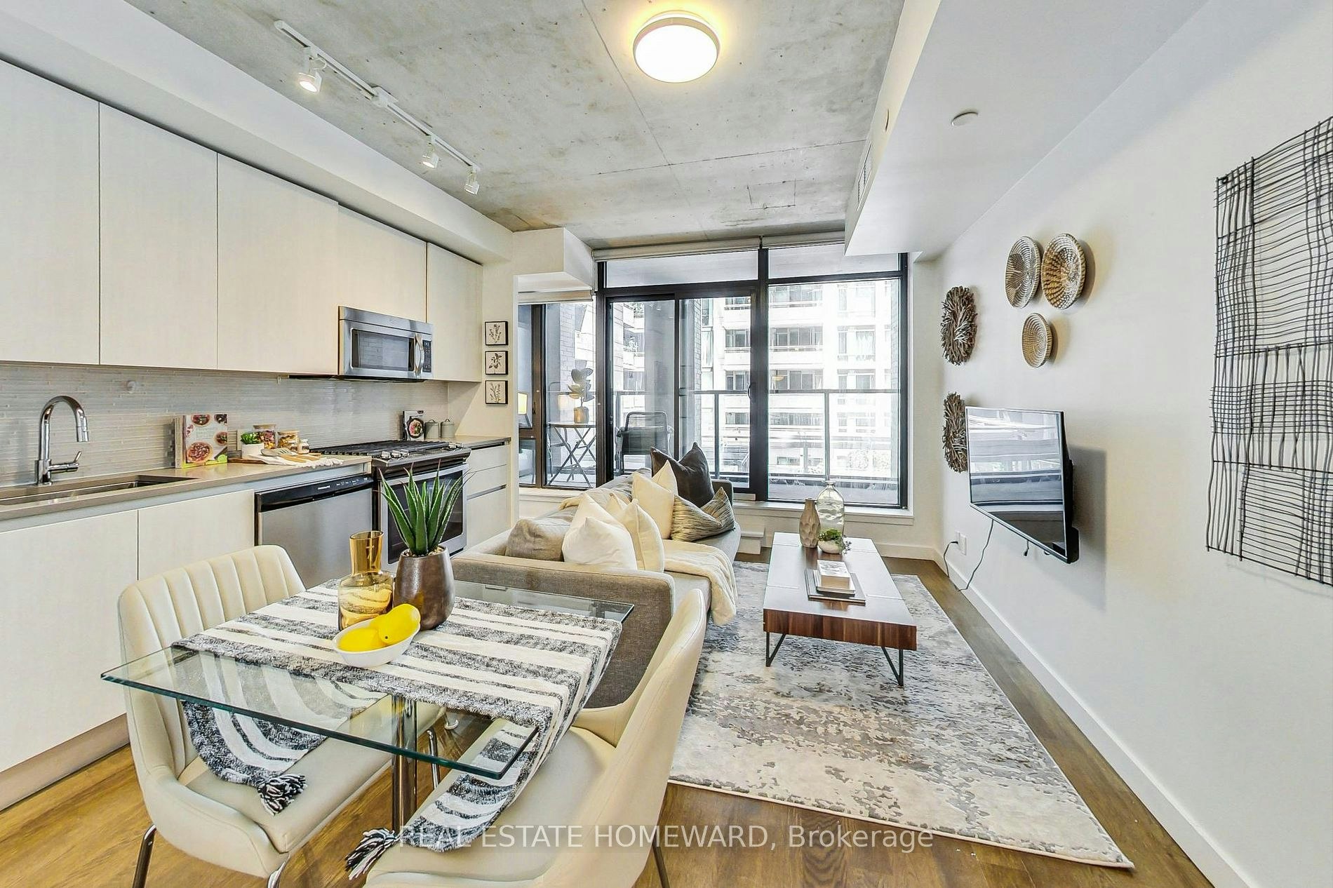 1-111 Bathurst Street, Toronto, ON, M5V 0M9