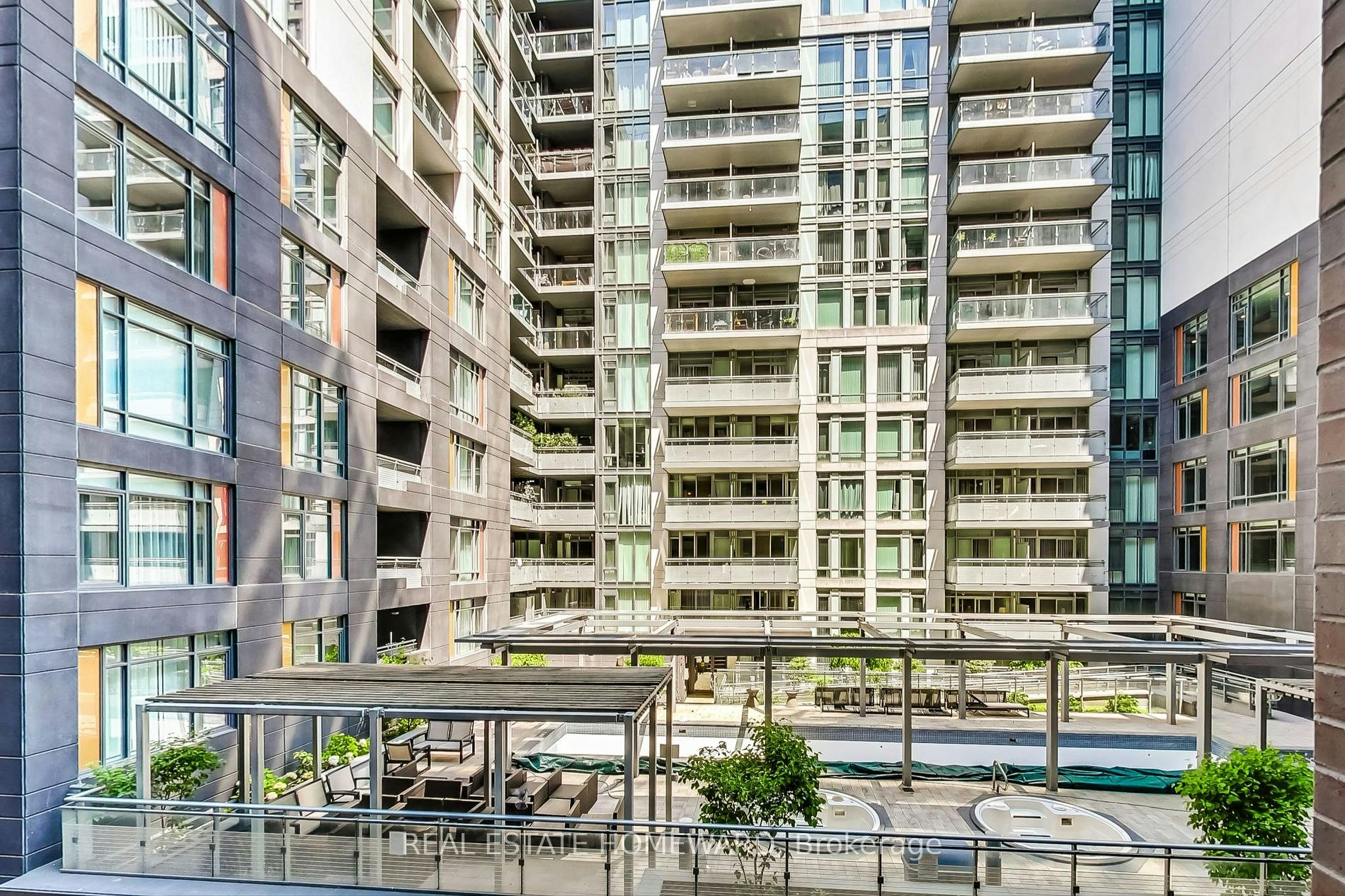 1-111 Bathurst Street, Toronto, ON, M5V 0M9 - 17