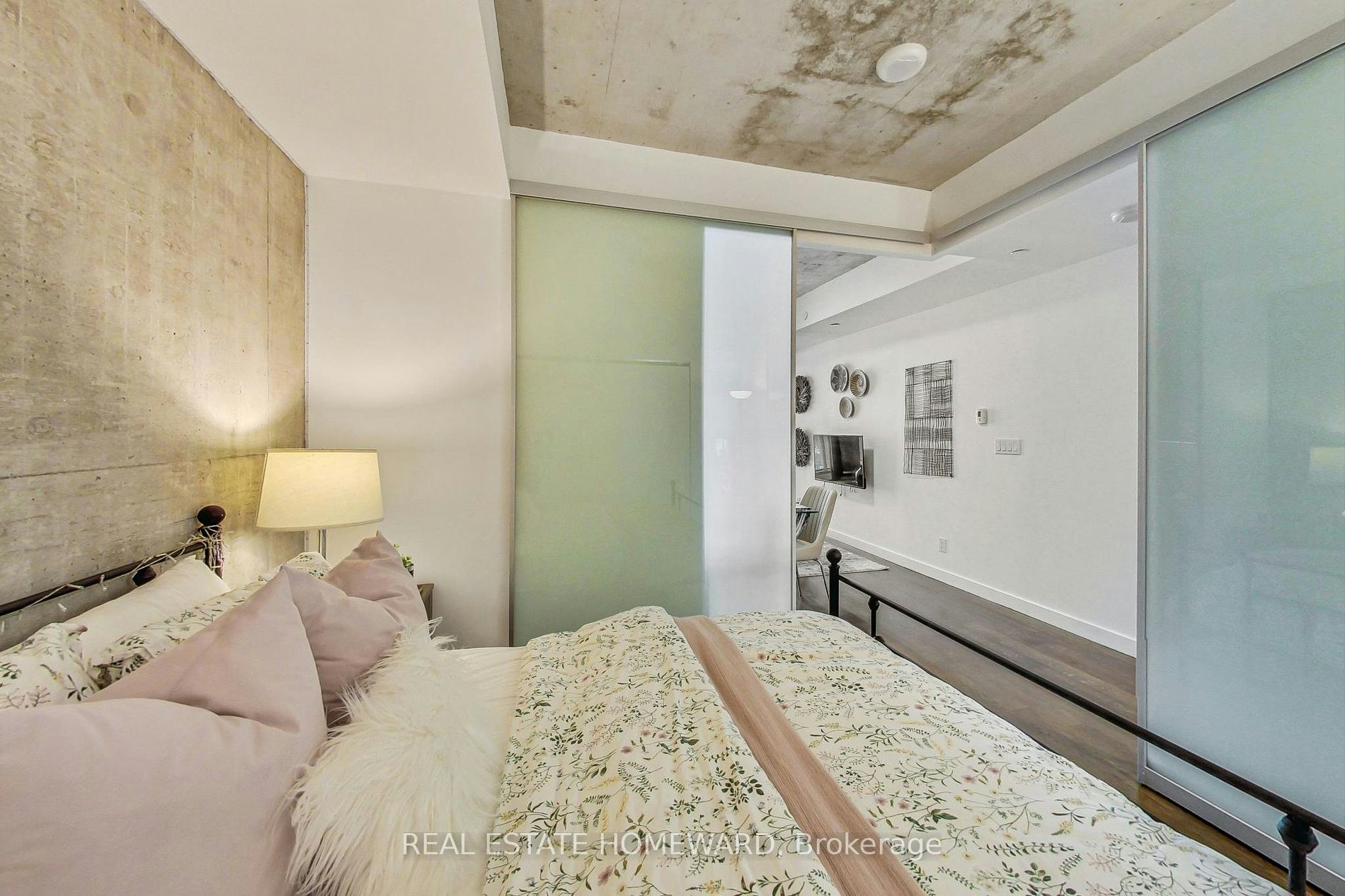 1-111 Bathurst Street, Toronto, ON, M5V 0M9 - 10