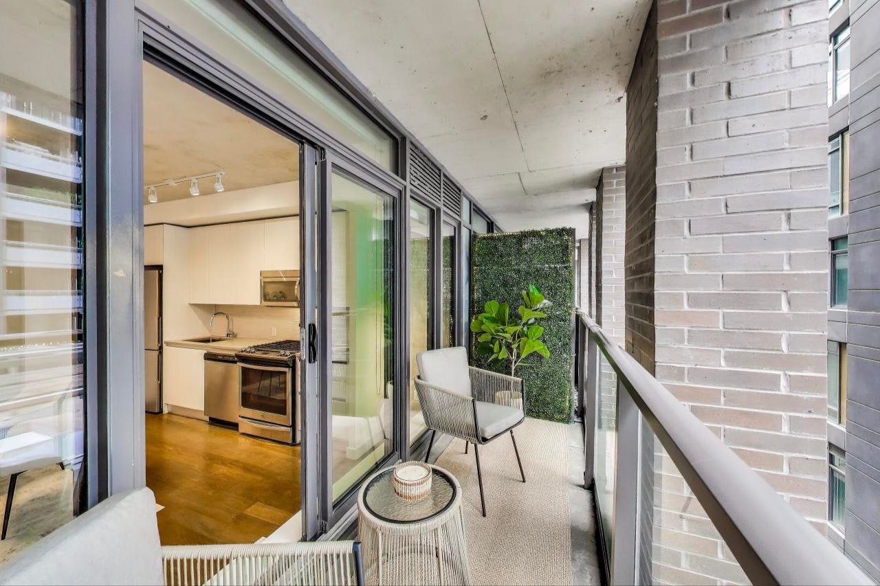 1-111 Bathurst Street, Toronto, ON, M5V 0M9 - 27