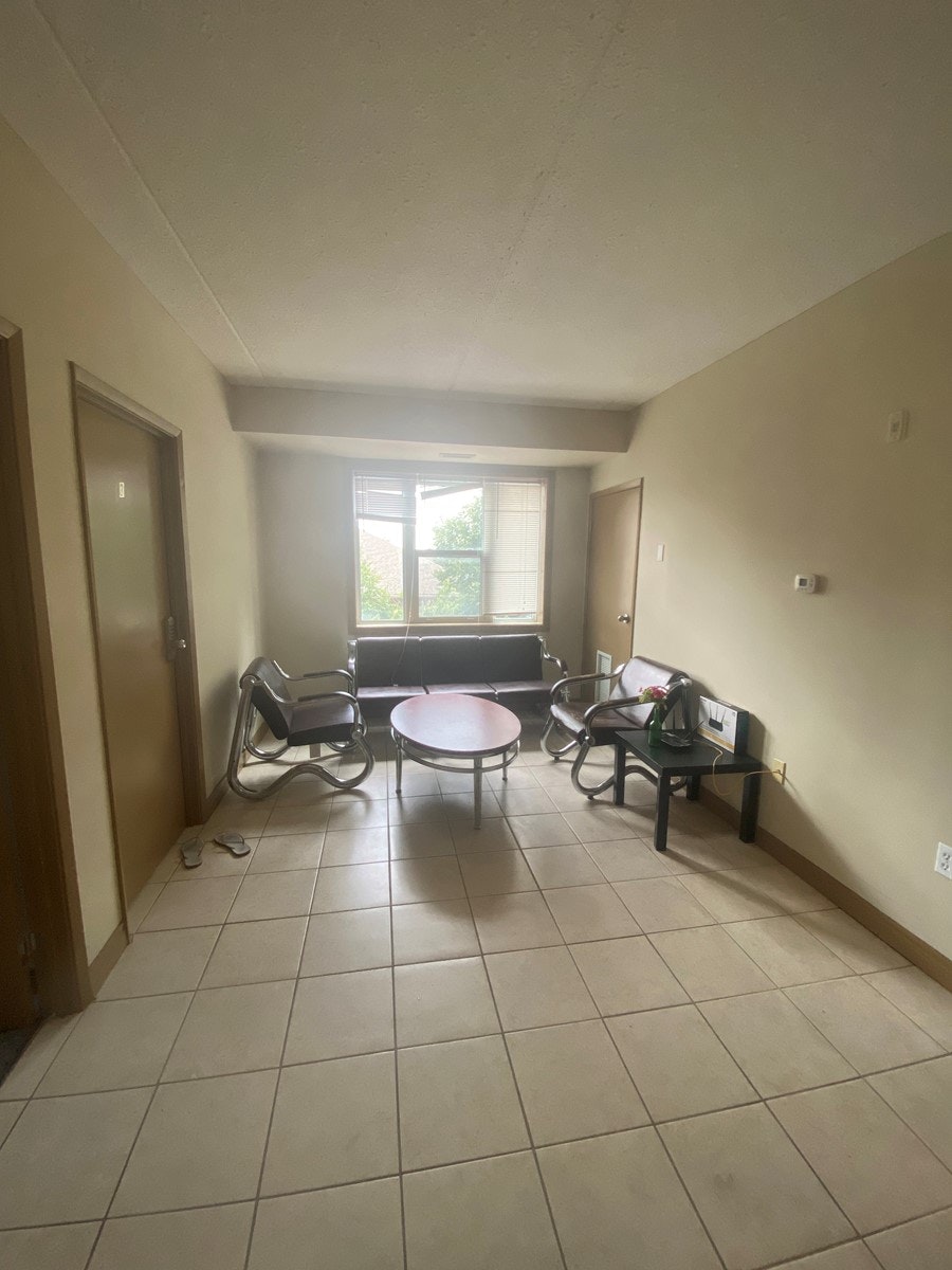 RM1-204-251 Lester Street, Waterloo, ON, N2L 3W6 - 4