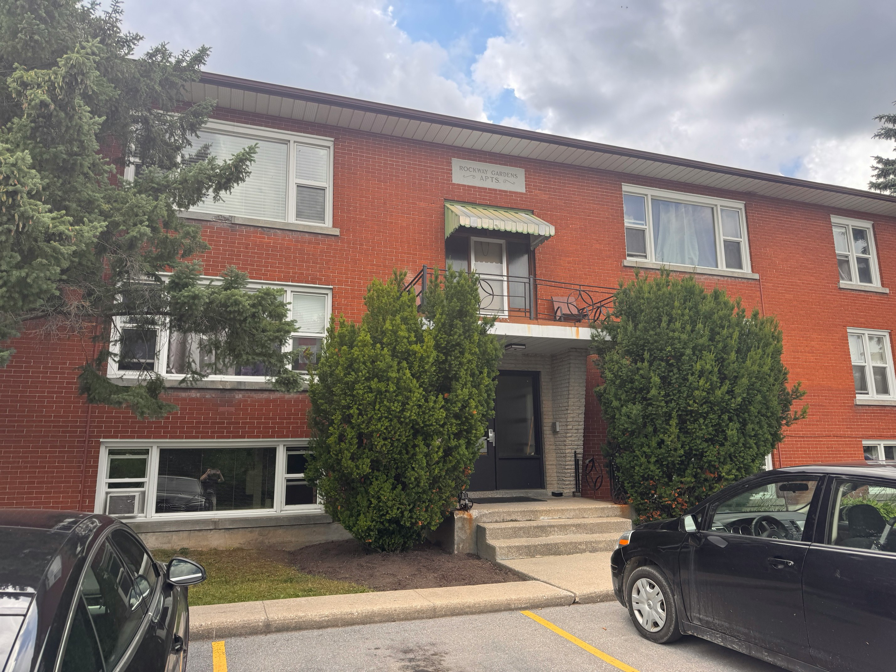 2-15 Floral Crescent, Kitchener, ON, N2G 3B3