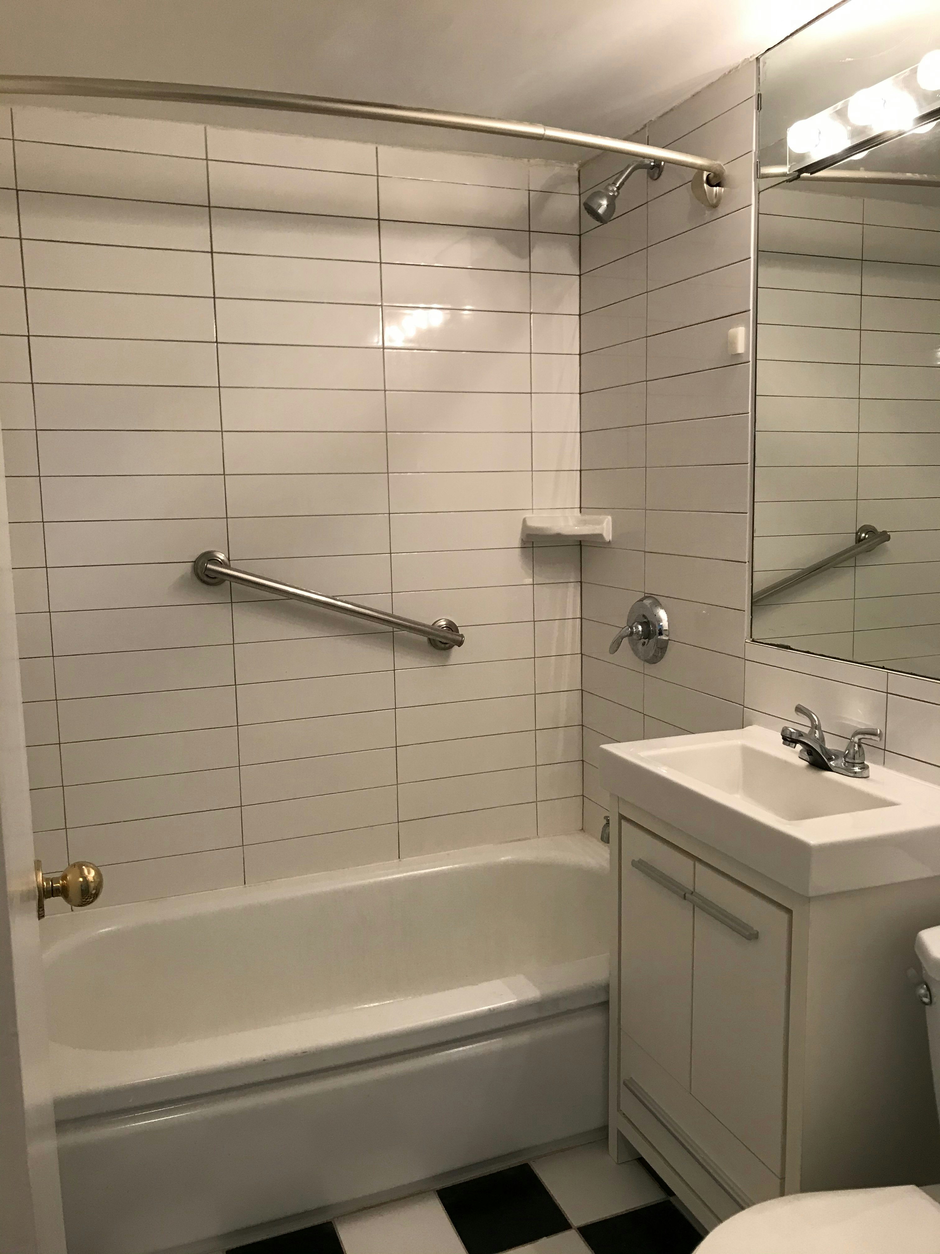 704-1906 Nelson Street, Vancouver, BC, V6G 1N2 - 4