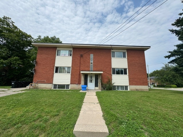 5-142 Fourth Avenue, Kitchener, ON, N2C 1P1