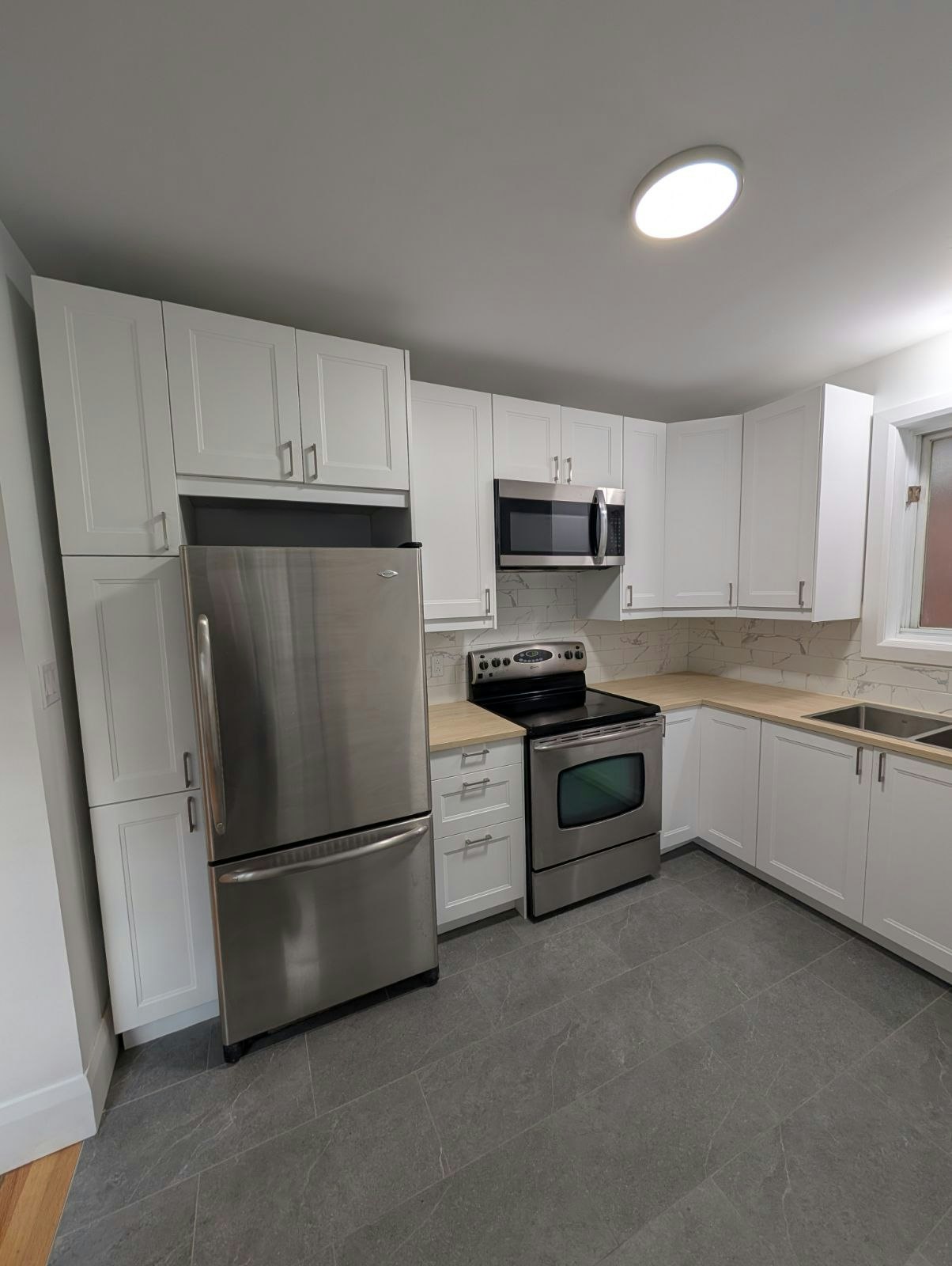 Main-324 Laurier Avenue East, Ottawa, ON, J9H 2P8 - 4