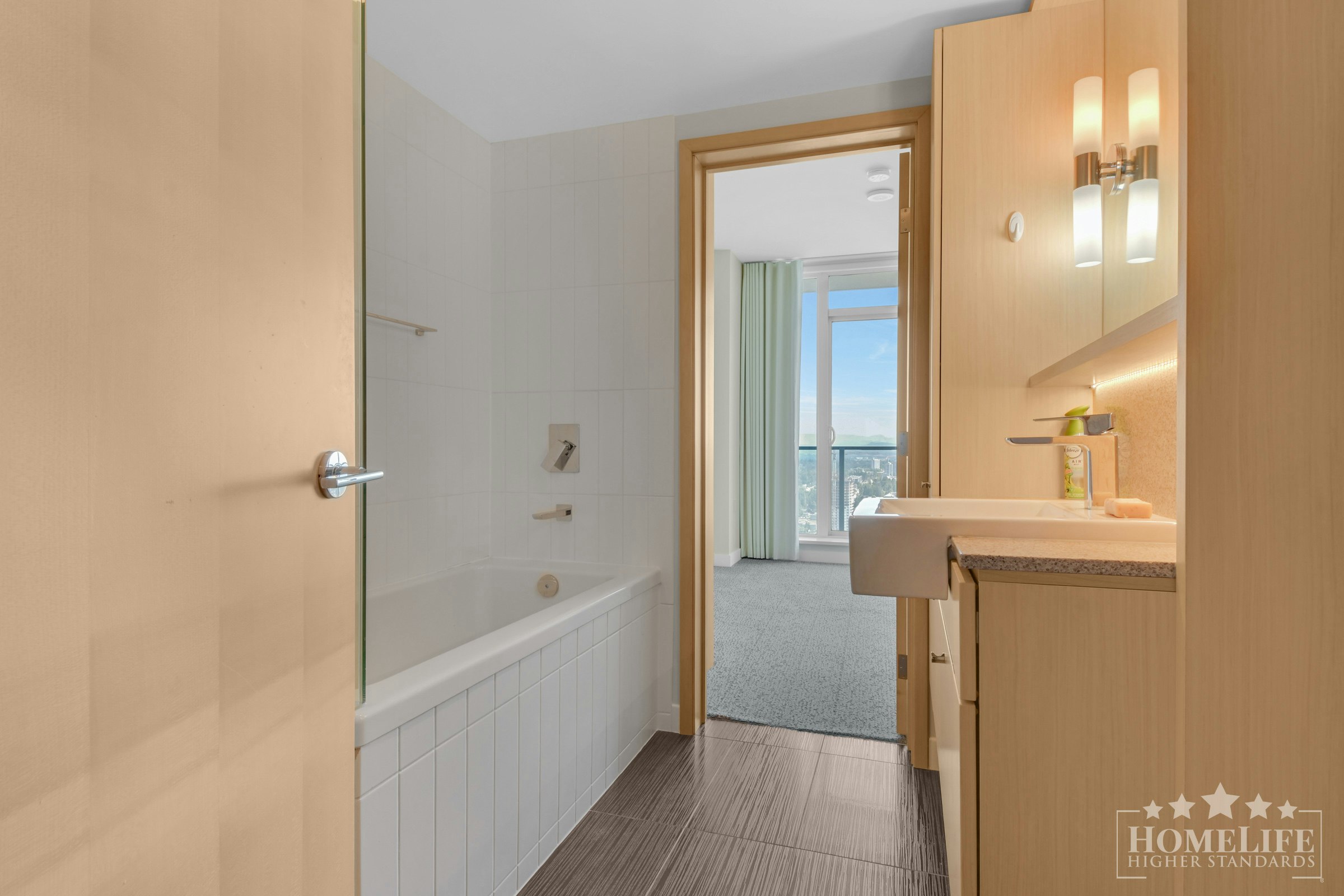 4705-13495 Central Avenue, Surrey, BC, V3T 0K2 - 13