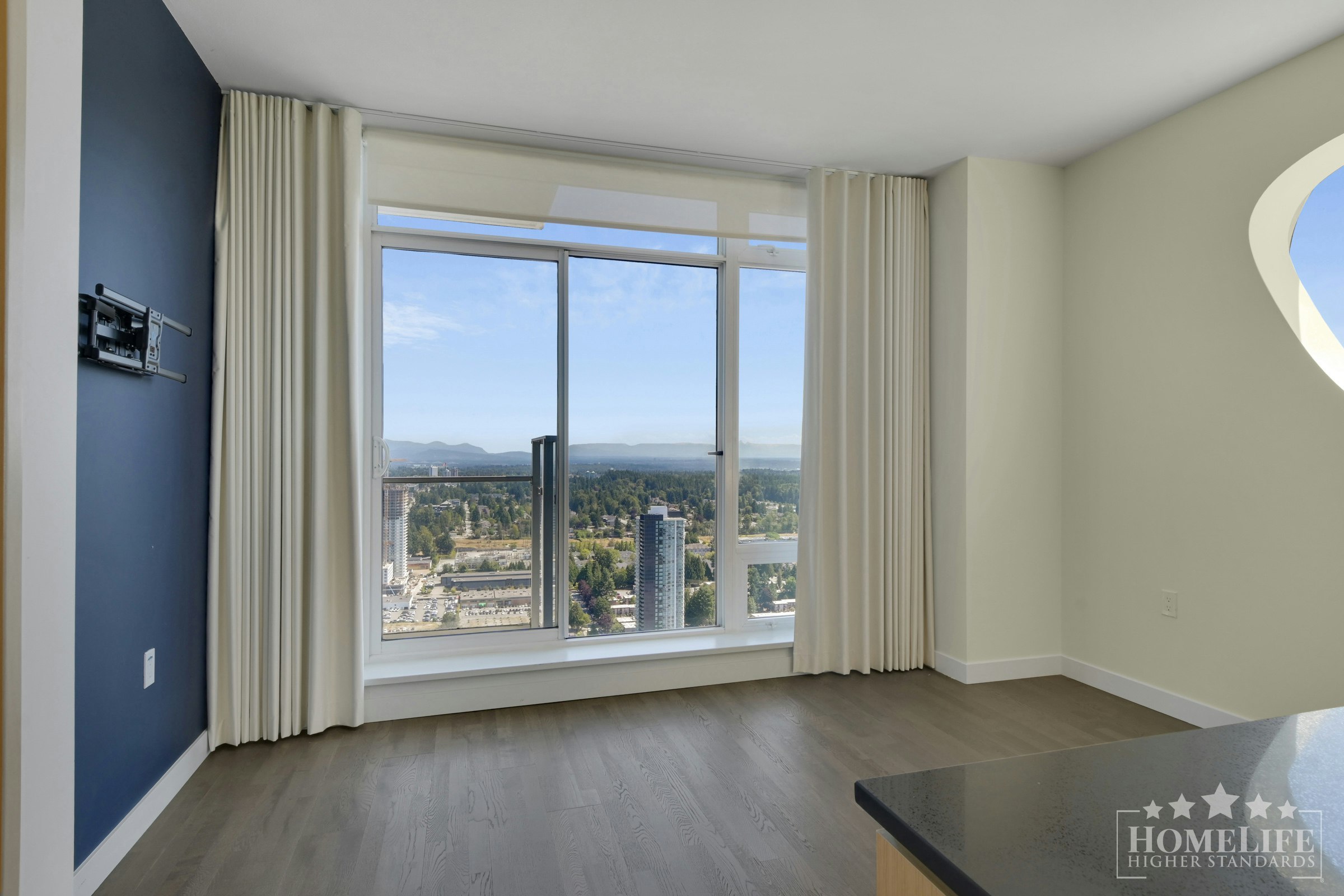 4705-13495 Central Avenue, Surrey, BC, V3T 0K2 - 6