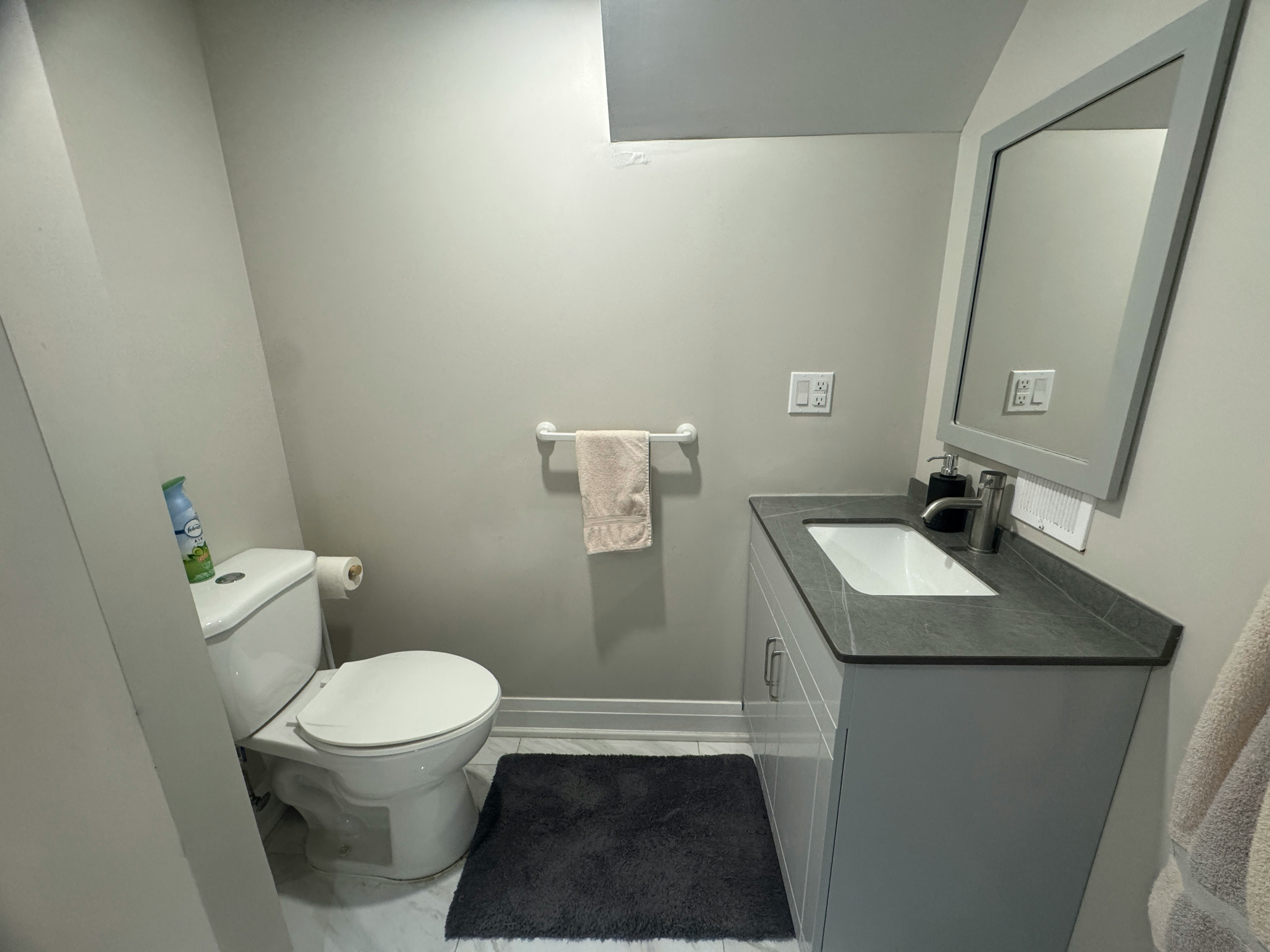 Lower-49 Edinburgh Road, Kitchener, ON, N2B 1M4 - 8
